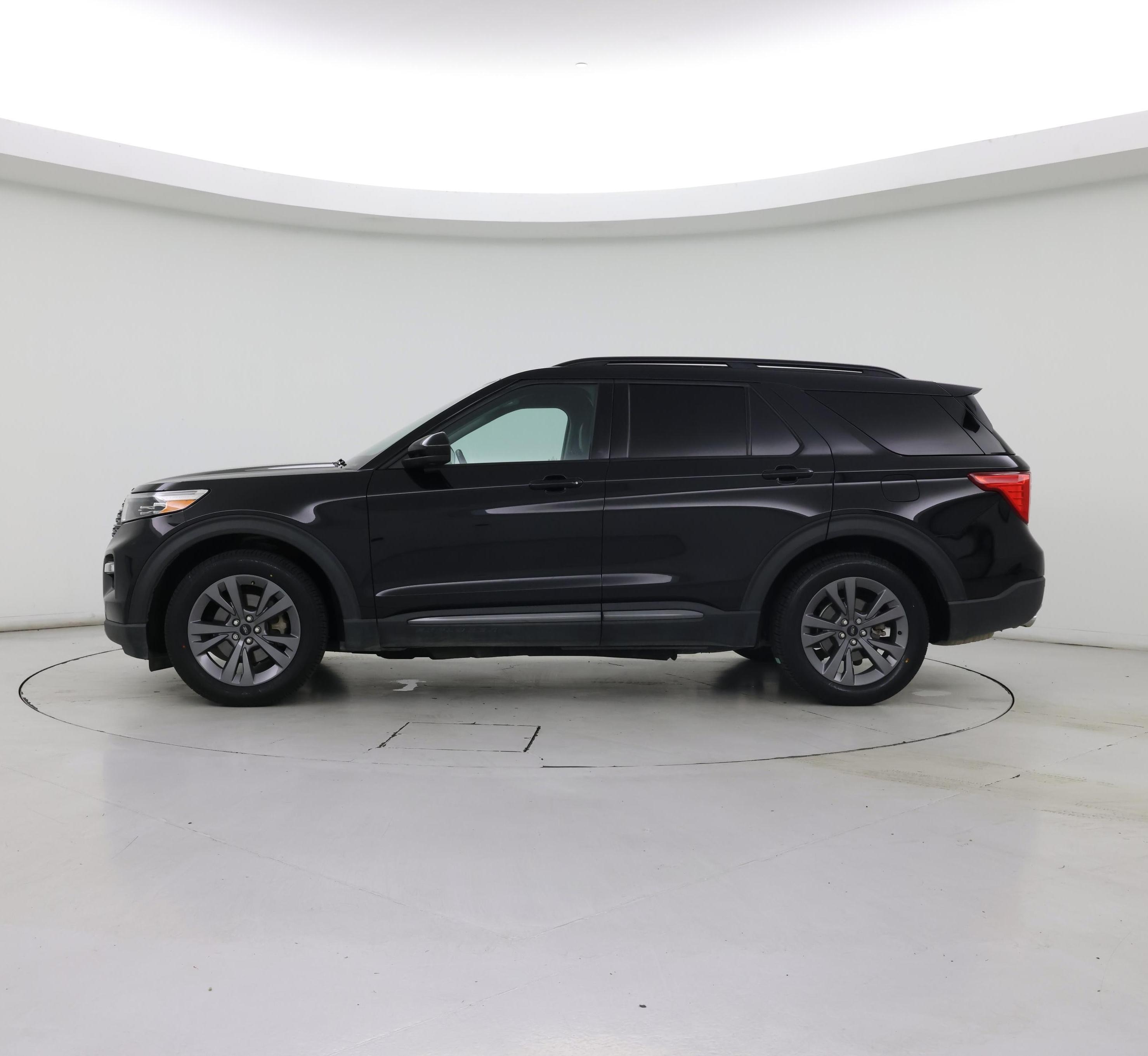 Thumbnail: 2022 Ford Explorer - 3