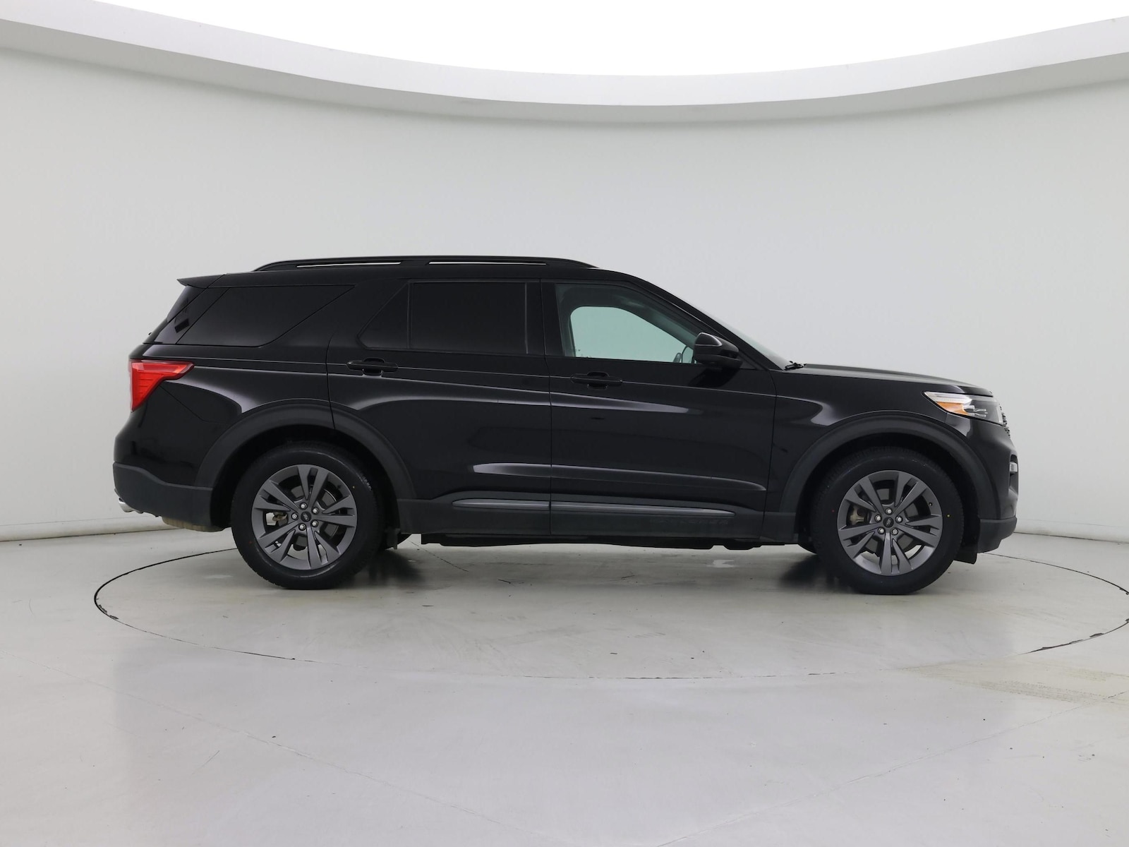 2022 Ford Explorer XLT - Photo 8