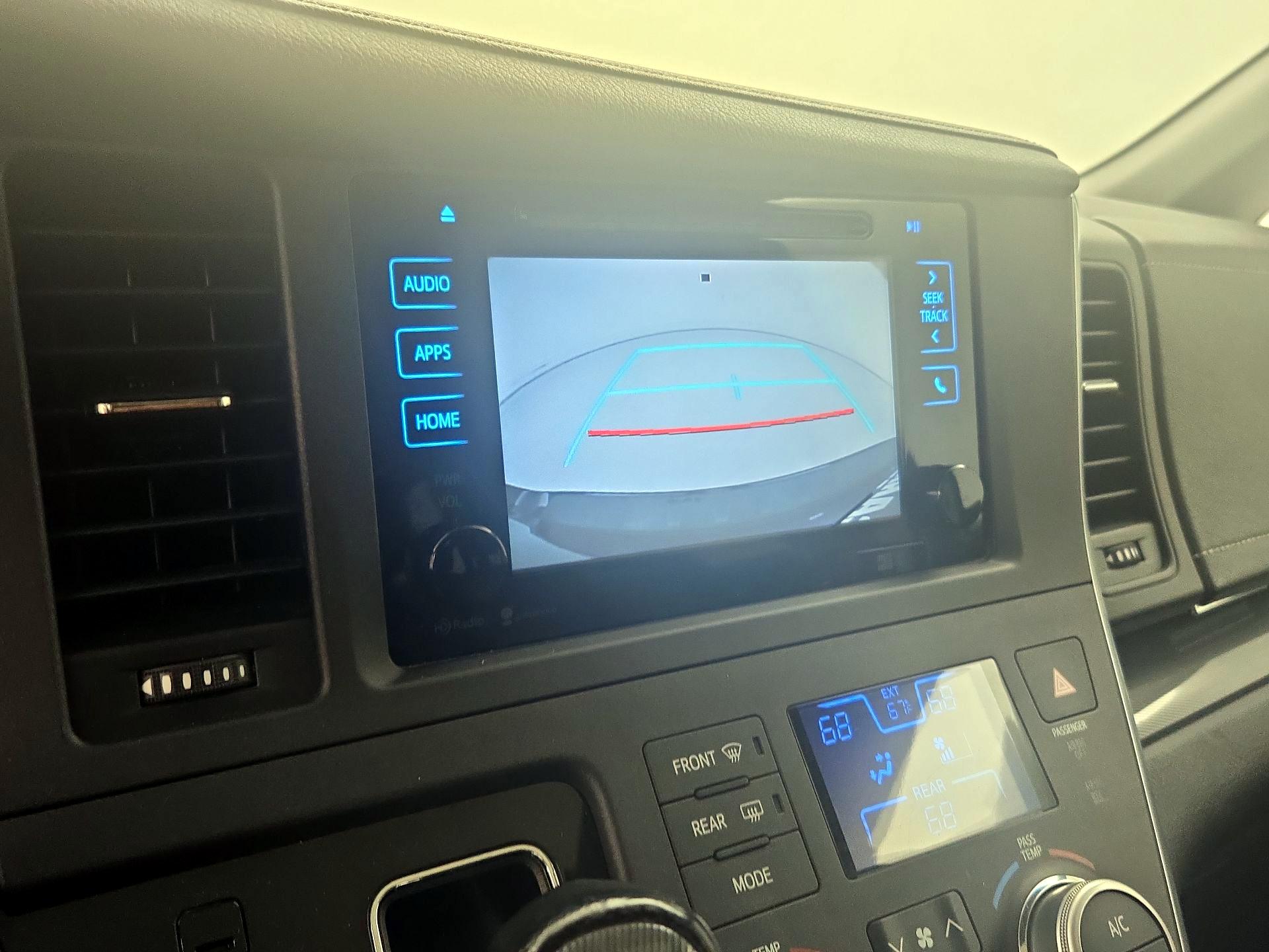 Thumbnail: 2015 Toyota Sienna - 15