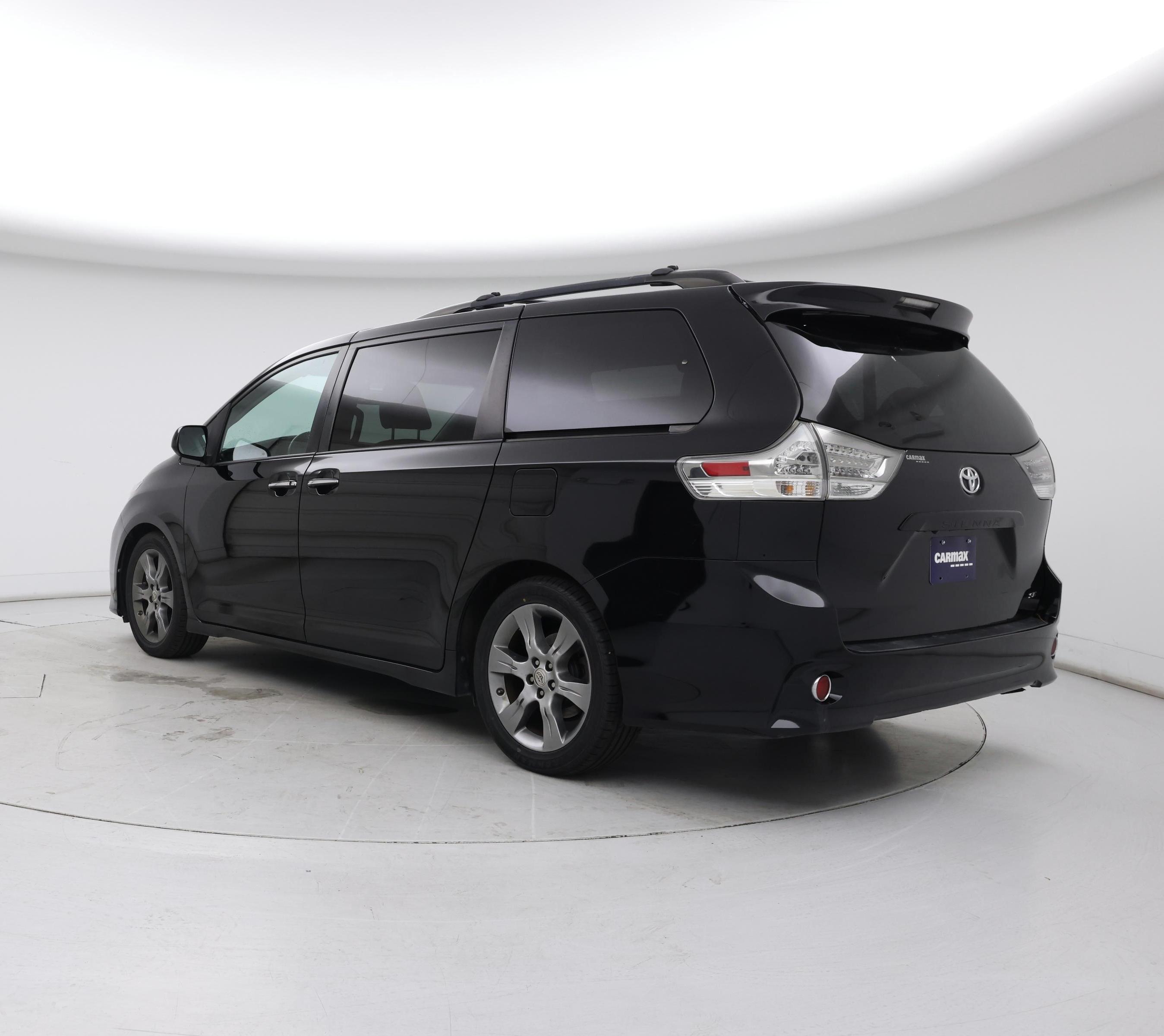 Thumbnail: 2015 Toyota Sienna - 2