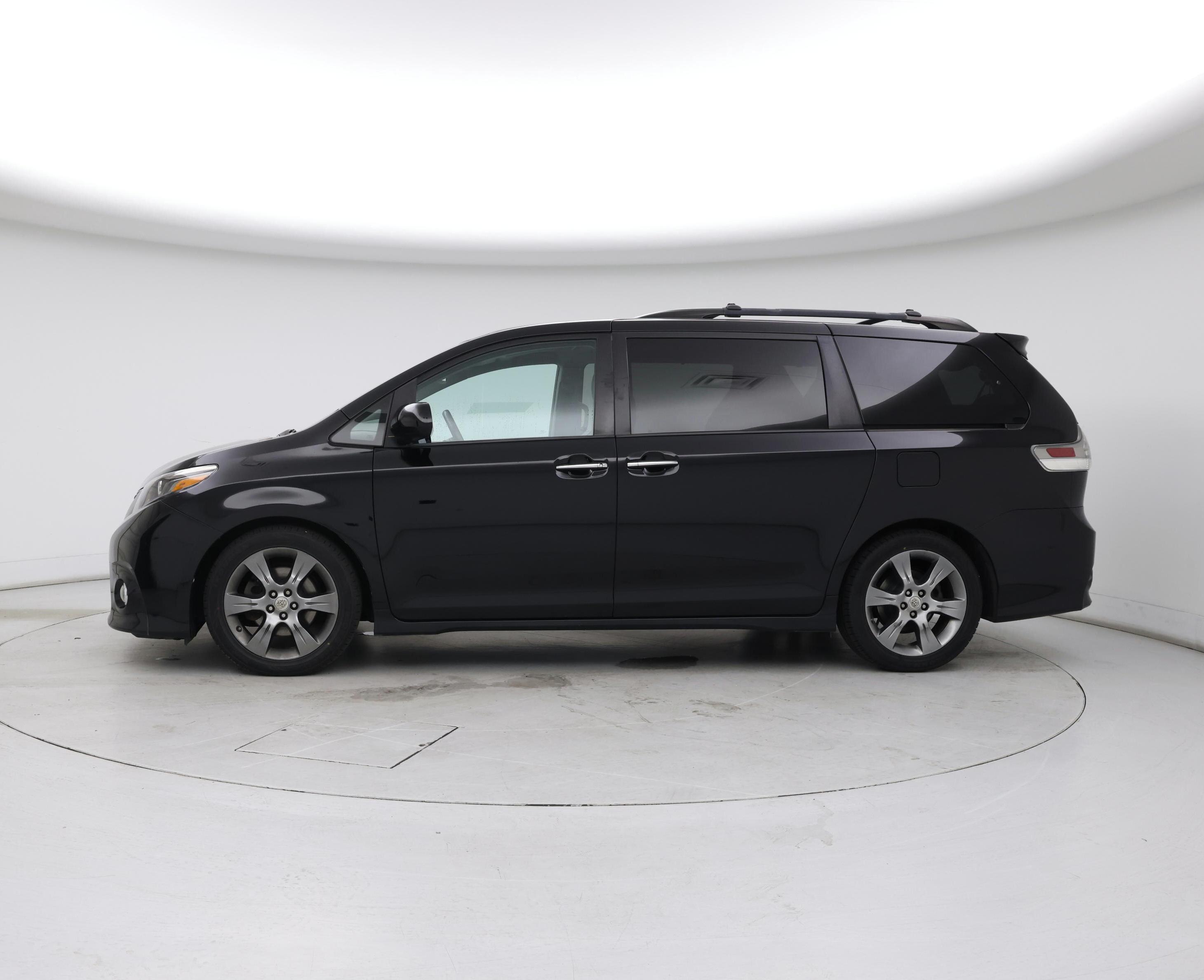 Thumbnail: 2015 Toyota Sienna - 3