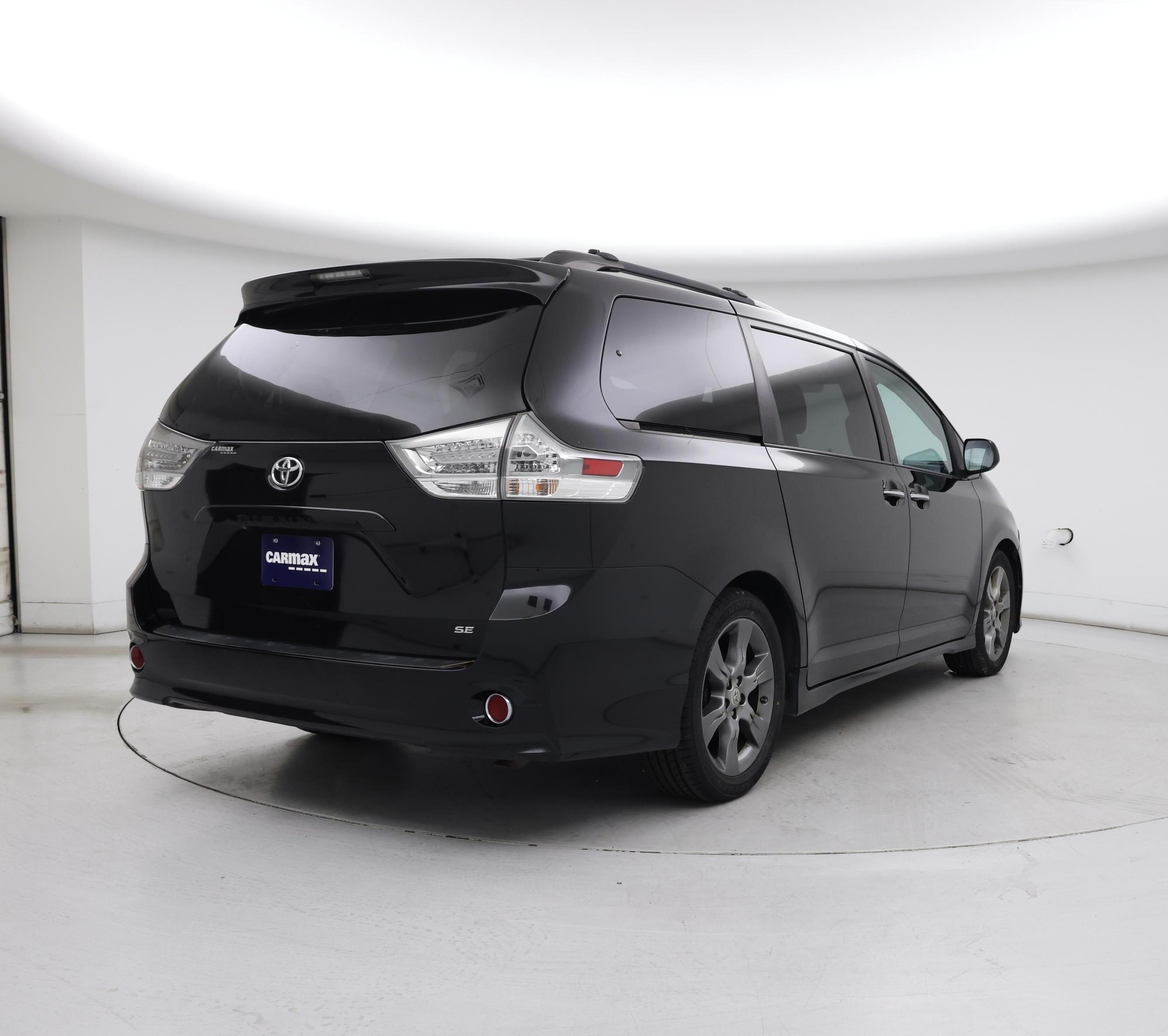 Thumbnail: 2015 Toyota Sienna - 8