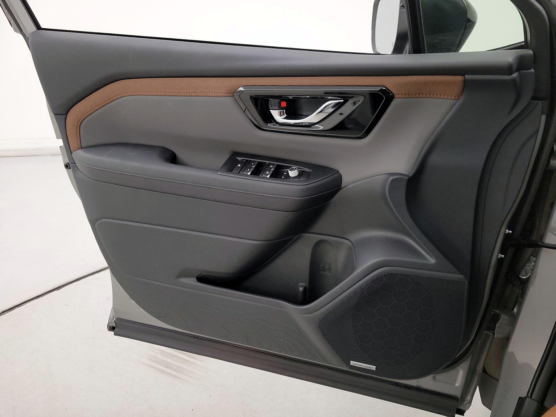 Thumbnail: 2025 Subaru Forester - 12