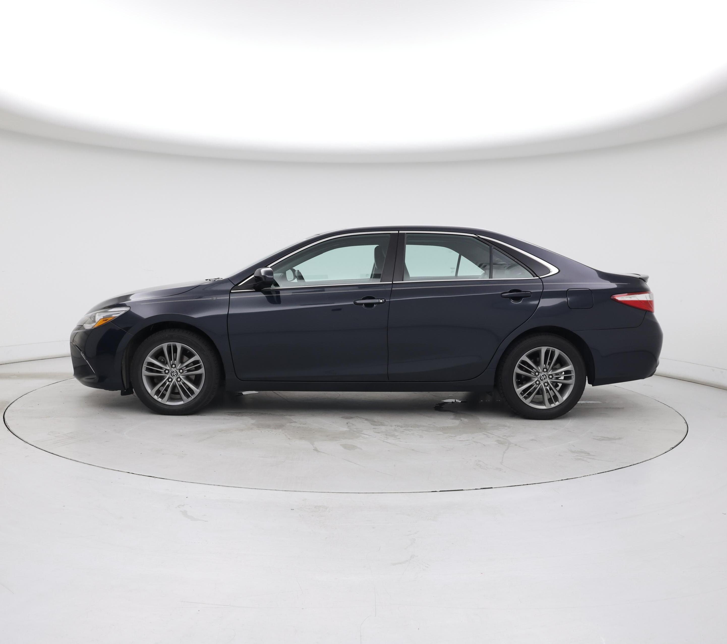 Thumbnail: 2017 Toyota Camry - 3