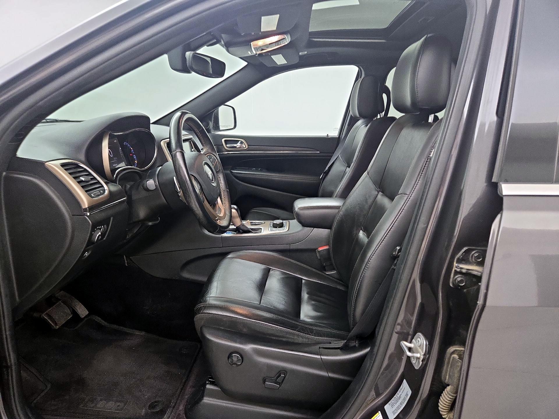 Thumbnail: 2017 Jeep Grand Cherokee - 11
