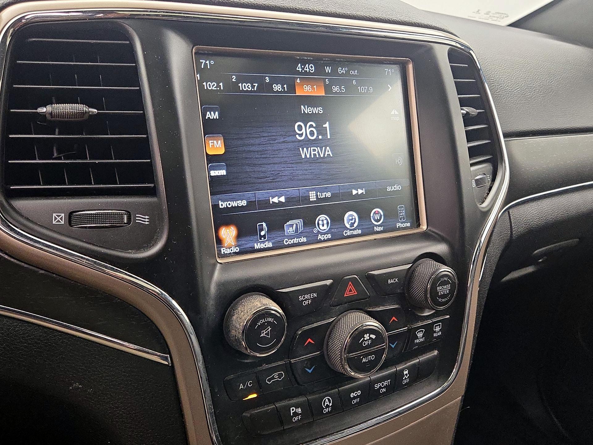 Thumbnail: 2017 Jeep Grand Cherokee - 16