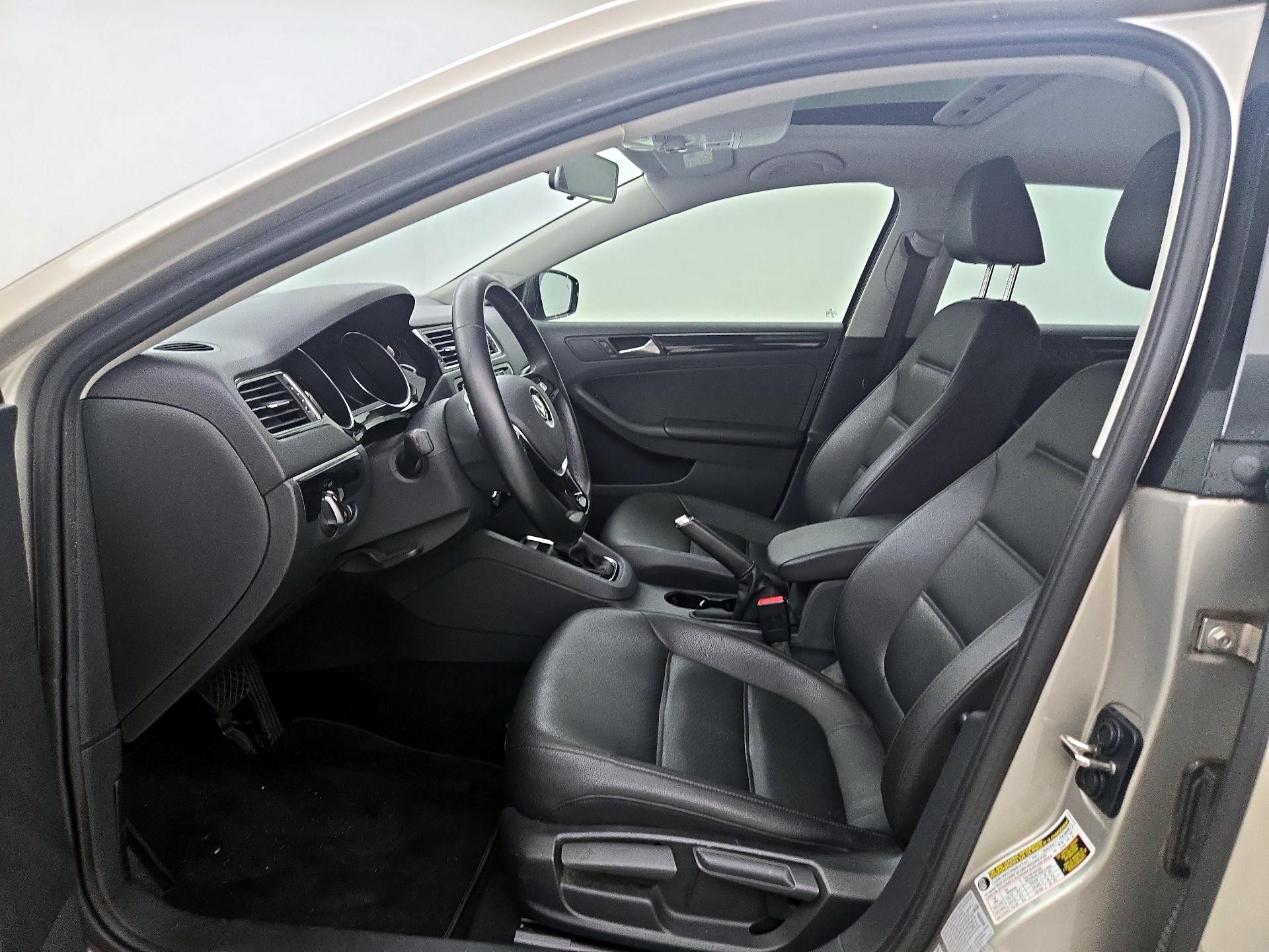 Thumbnail: 2016 Volkswagen Jetta - 11