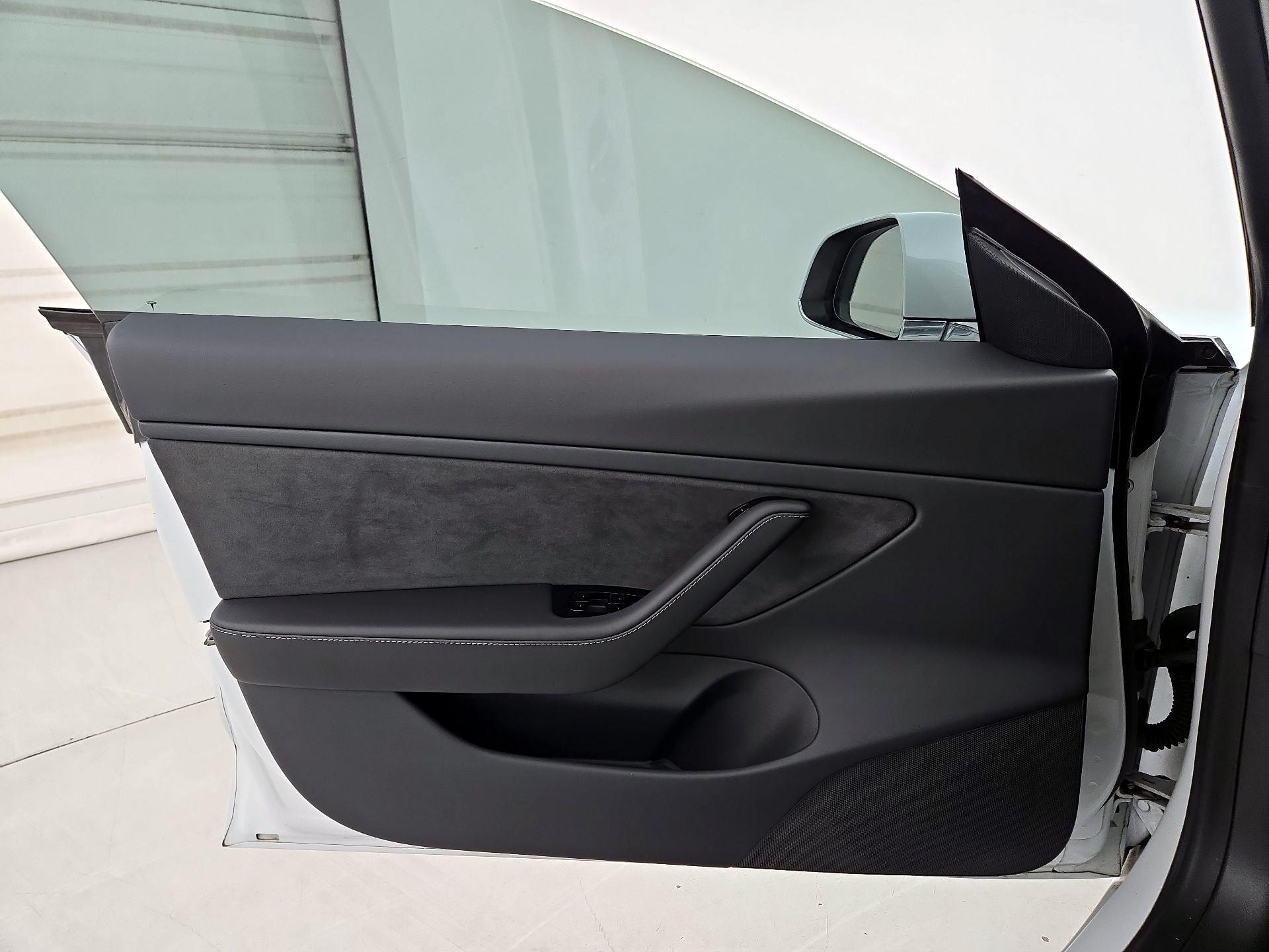 Thumbnail: 2020 Tesla Model 3 - 12