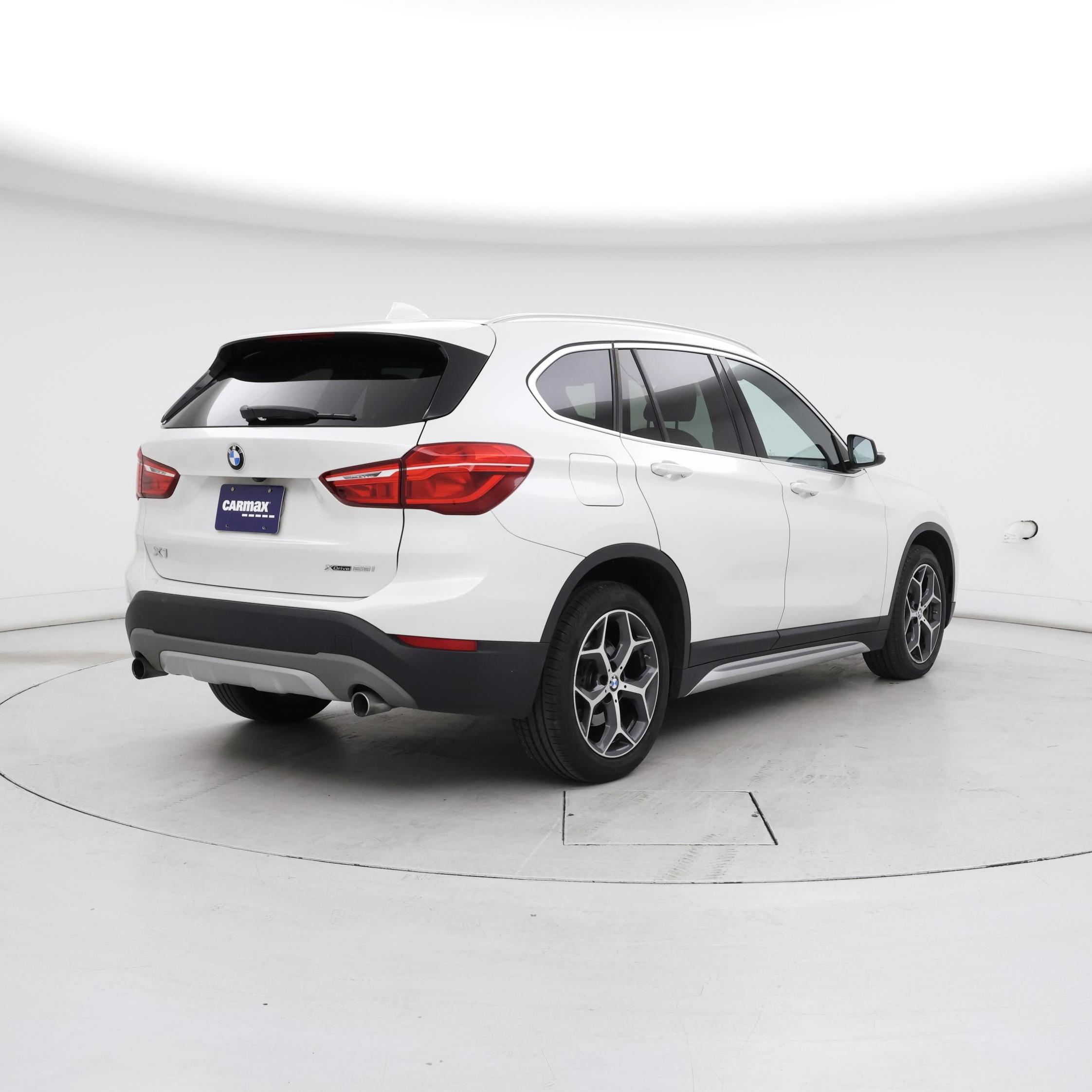 Thumbnail: 2018 BMW X1 - 8