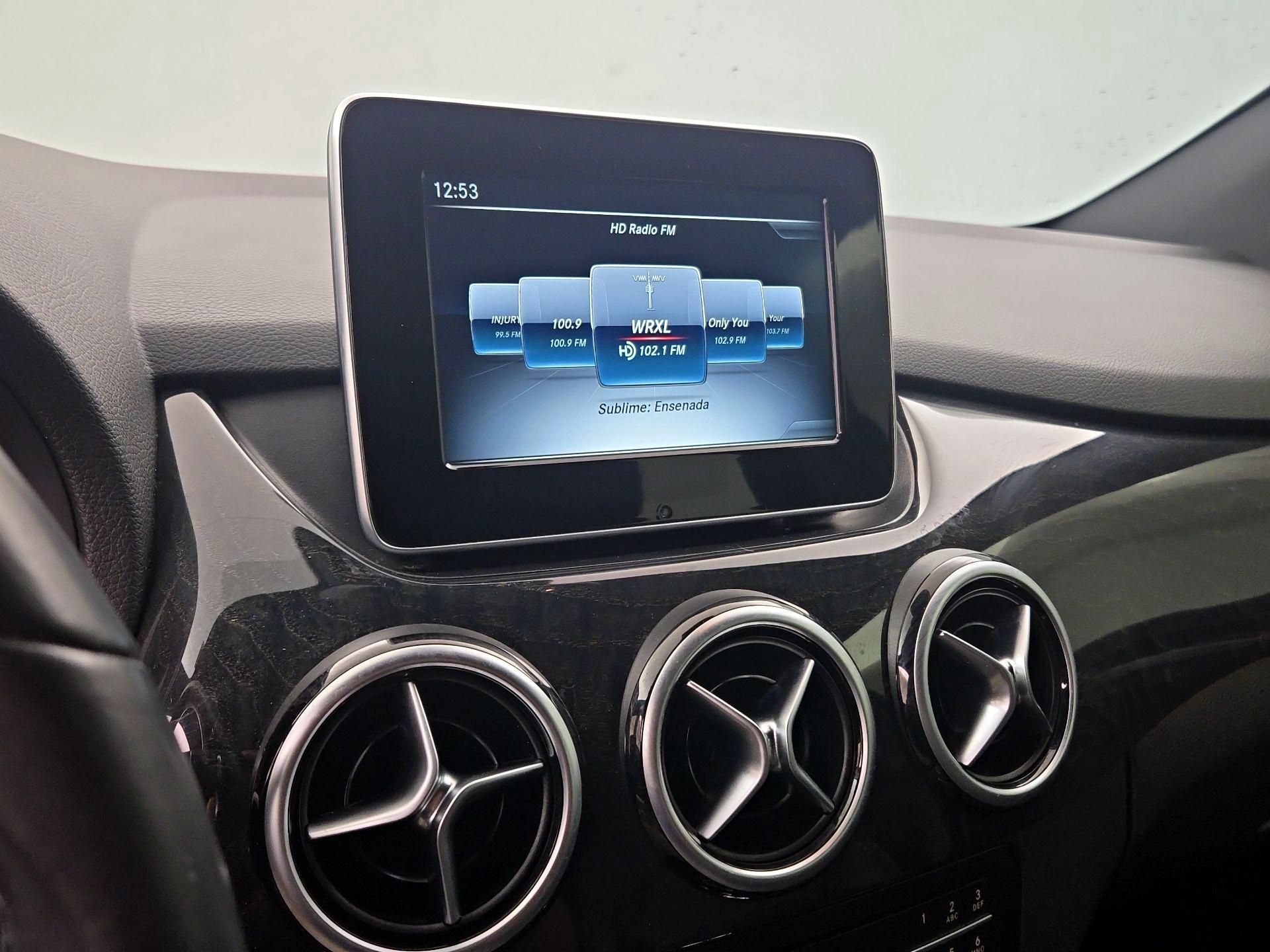 Thumbnail: 2017 Mercedes-Benz B-Class - 16