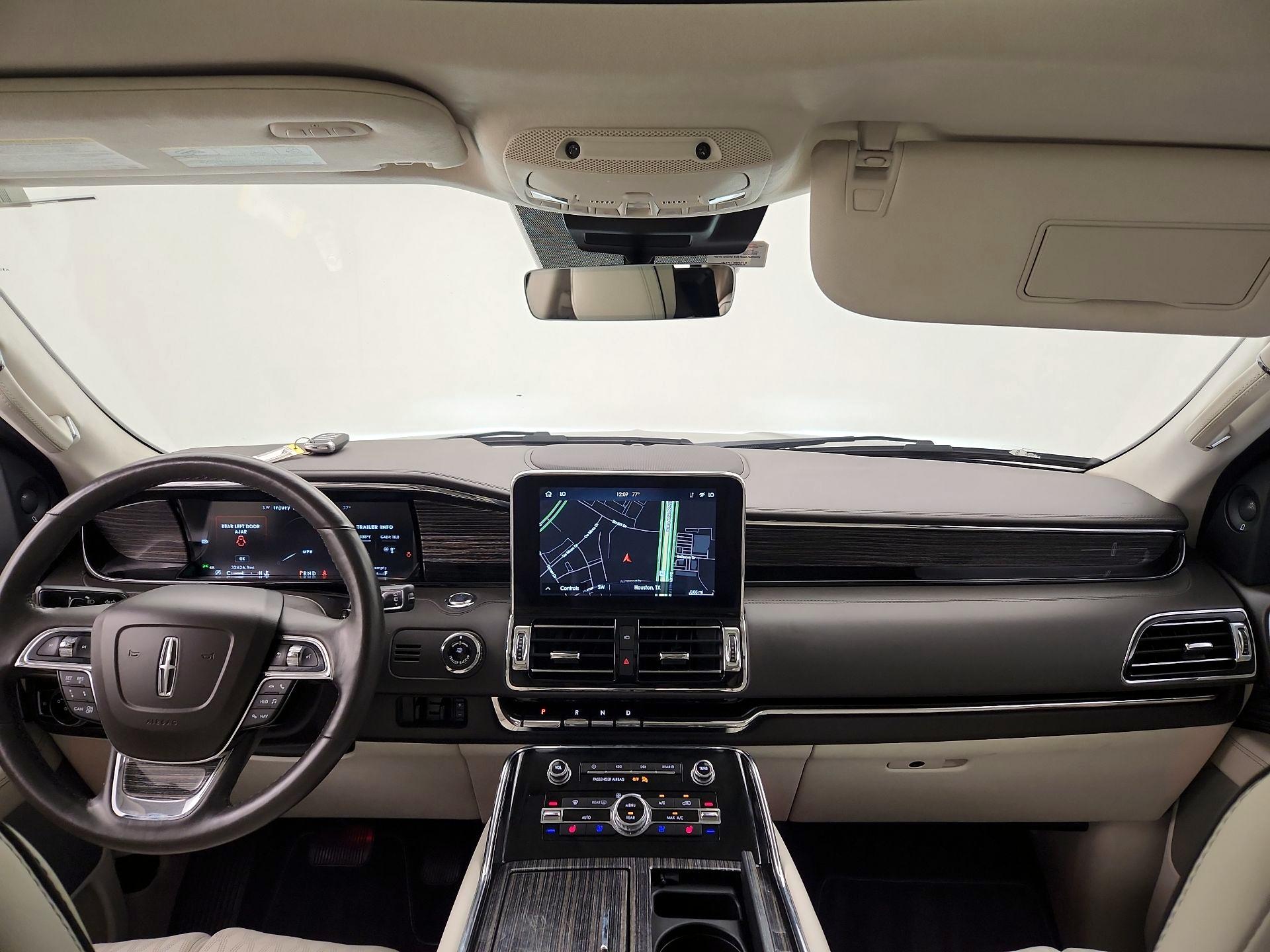 Thumbnail: 2020 Lincoln Navigator L - 9