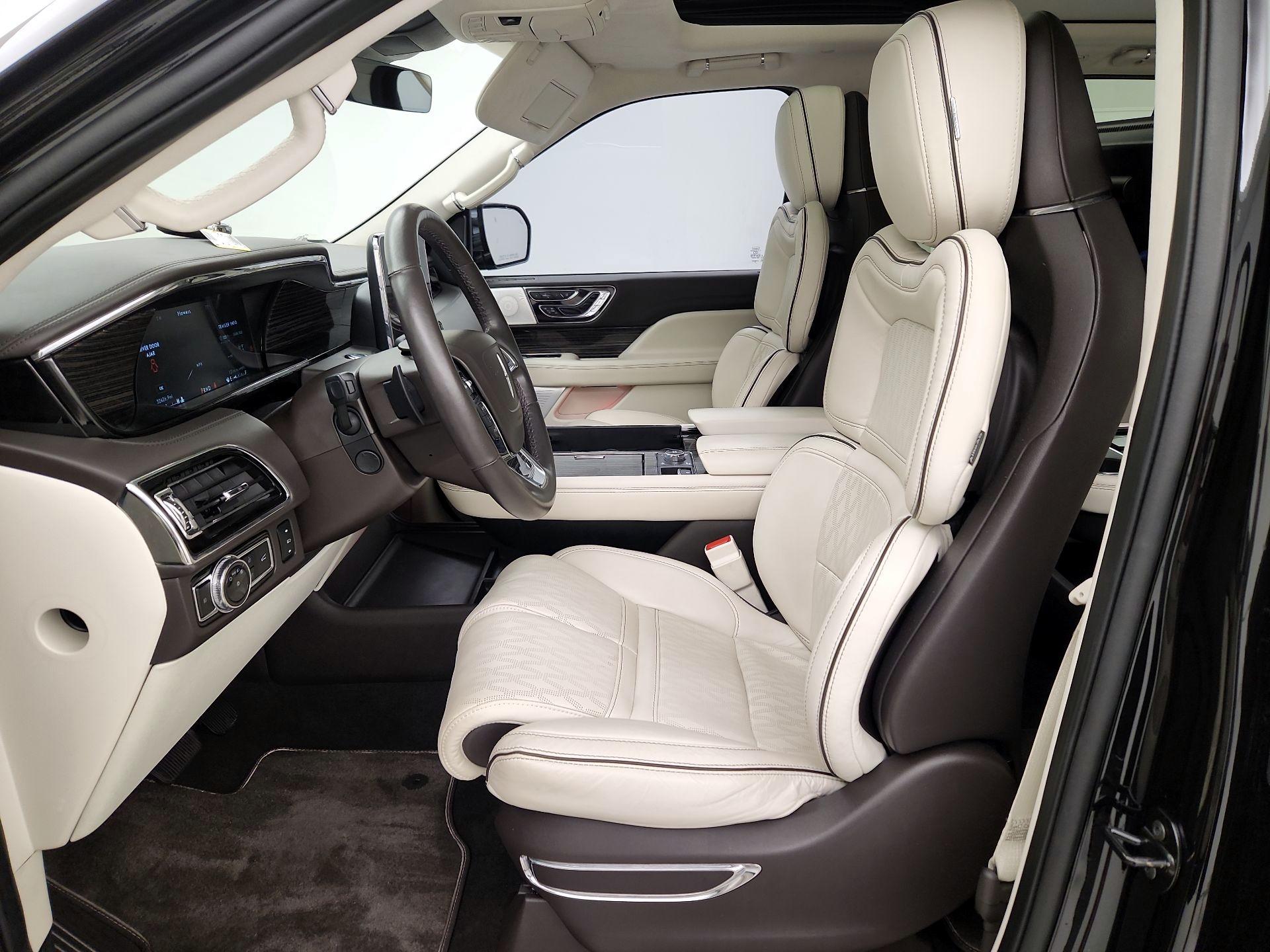 Thumbnail: 2020 Lincoln Navigator L - 11