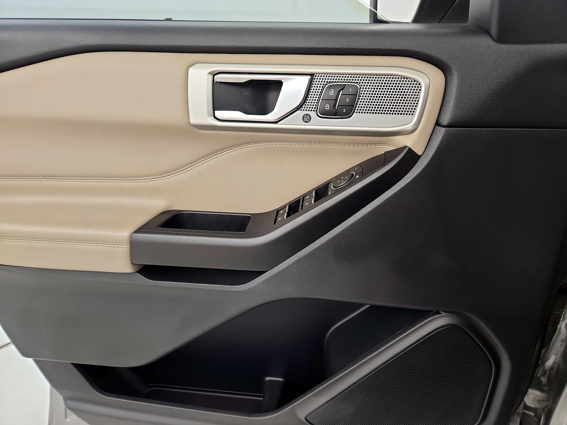Thumbnail: 2020 Ford Explorer - 12