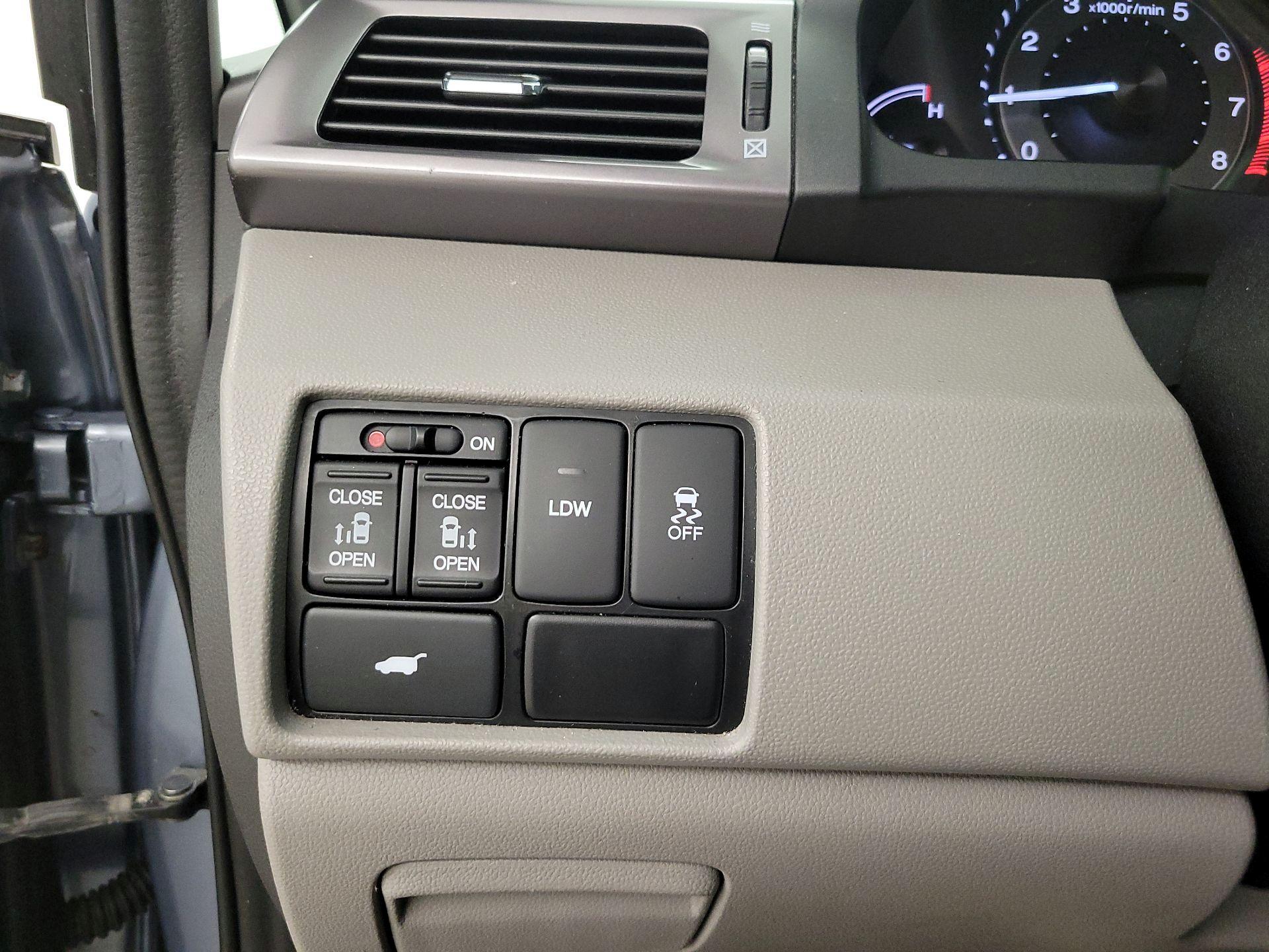 Thumbnail: 2014 Honda Odyssey - 13