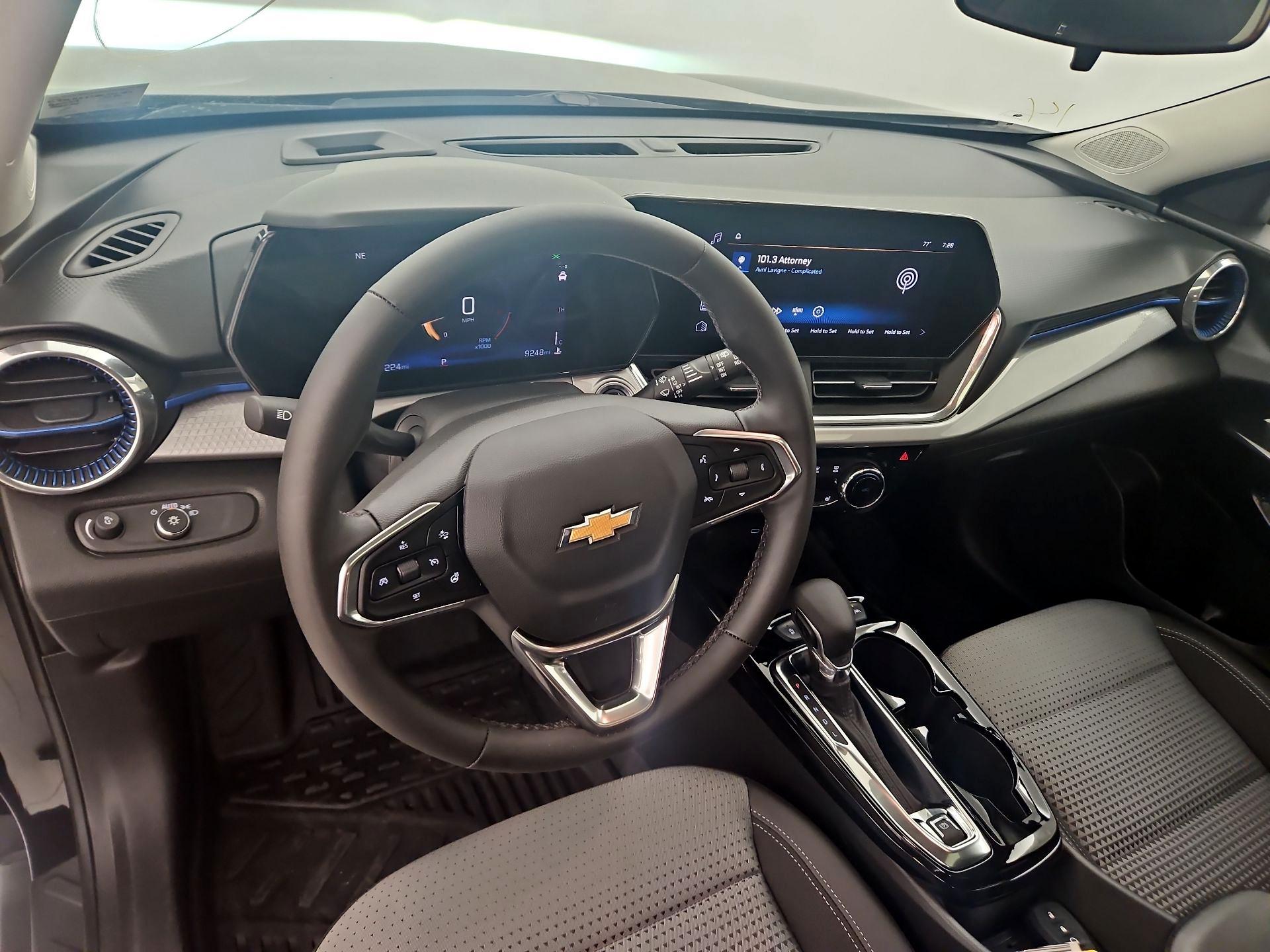 Thumbnail: 2024 Chevrolet Trax - 9