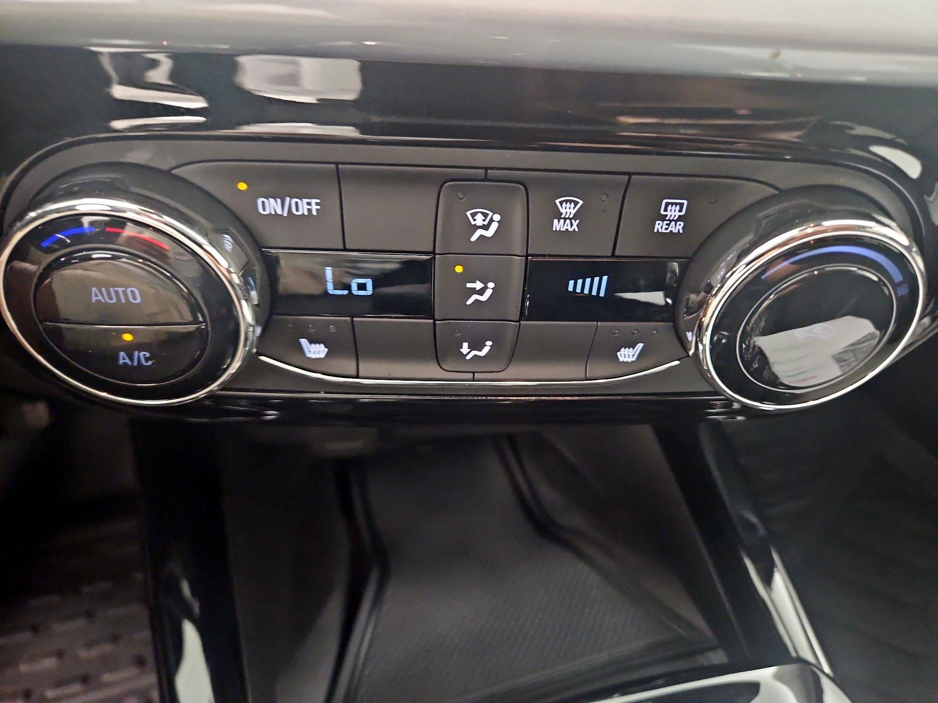 Thumbnail: 2024 Chevrolet Trax - 16