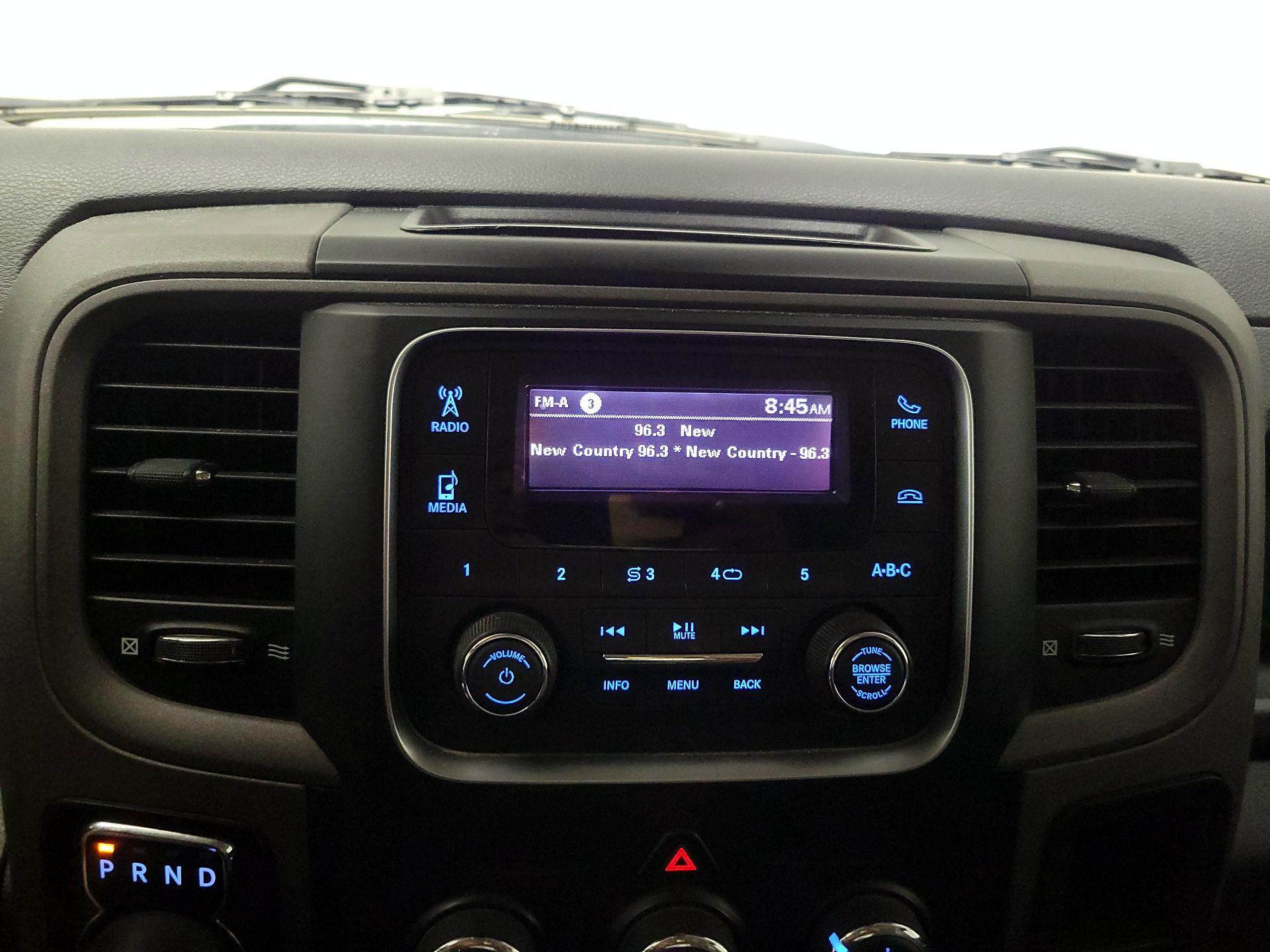 Thumbnail: 2019 RAM 1500 Classic - 14
