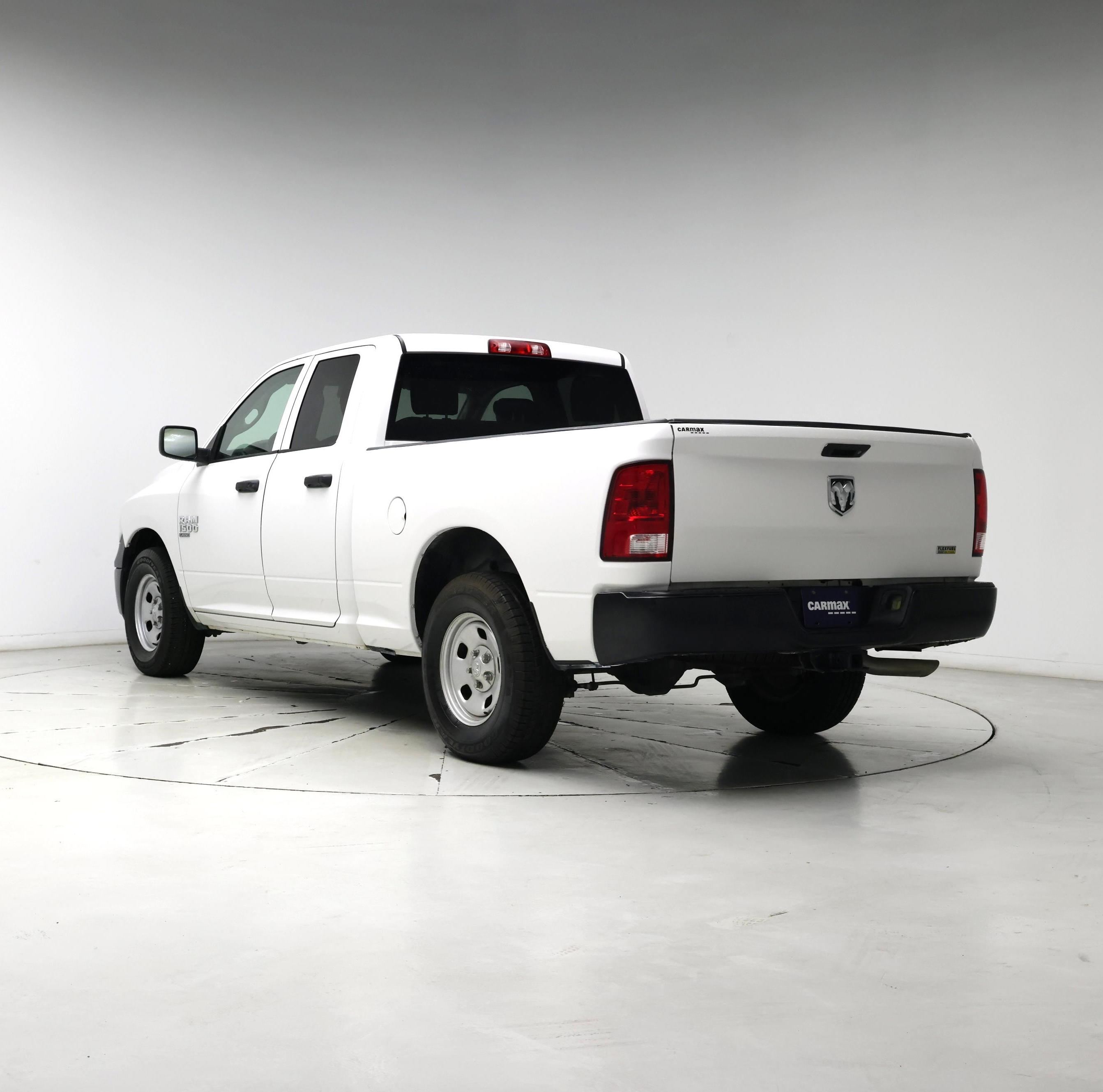 Thumbnail: 2019 RAM 1500 Classic - 2