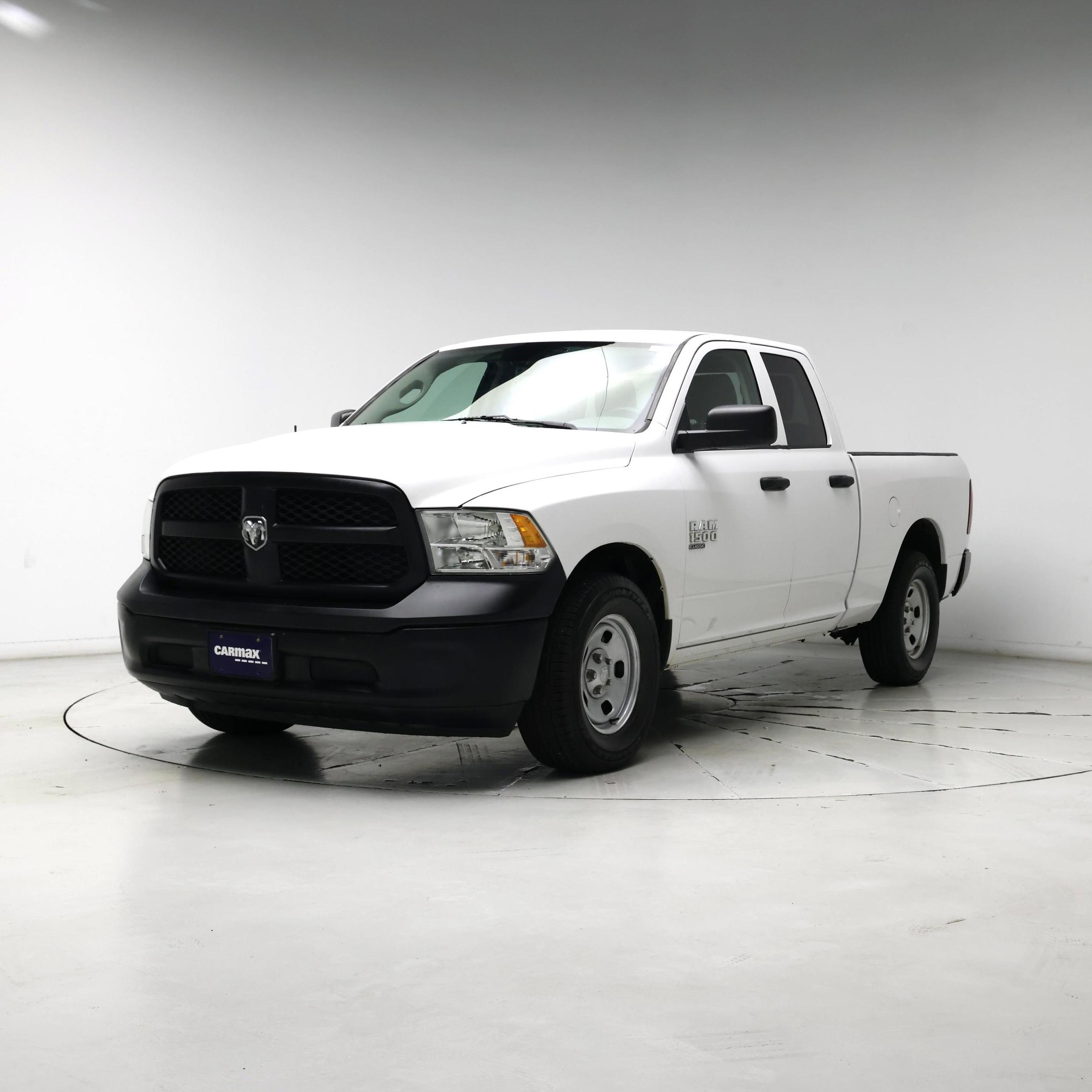 Thumbnail: 2019 RAM 1500 Classic - 4