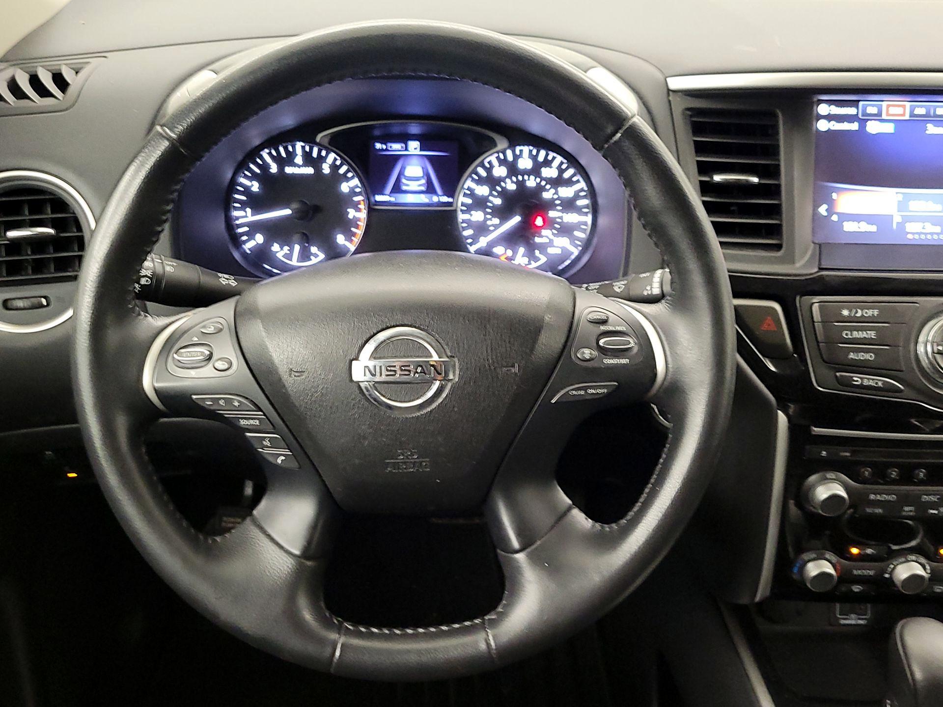 Thumbnail: 2019 Nissan Pathfinder - 10
