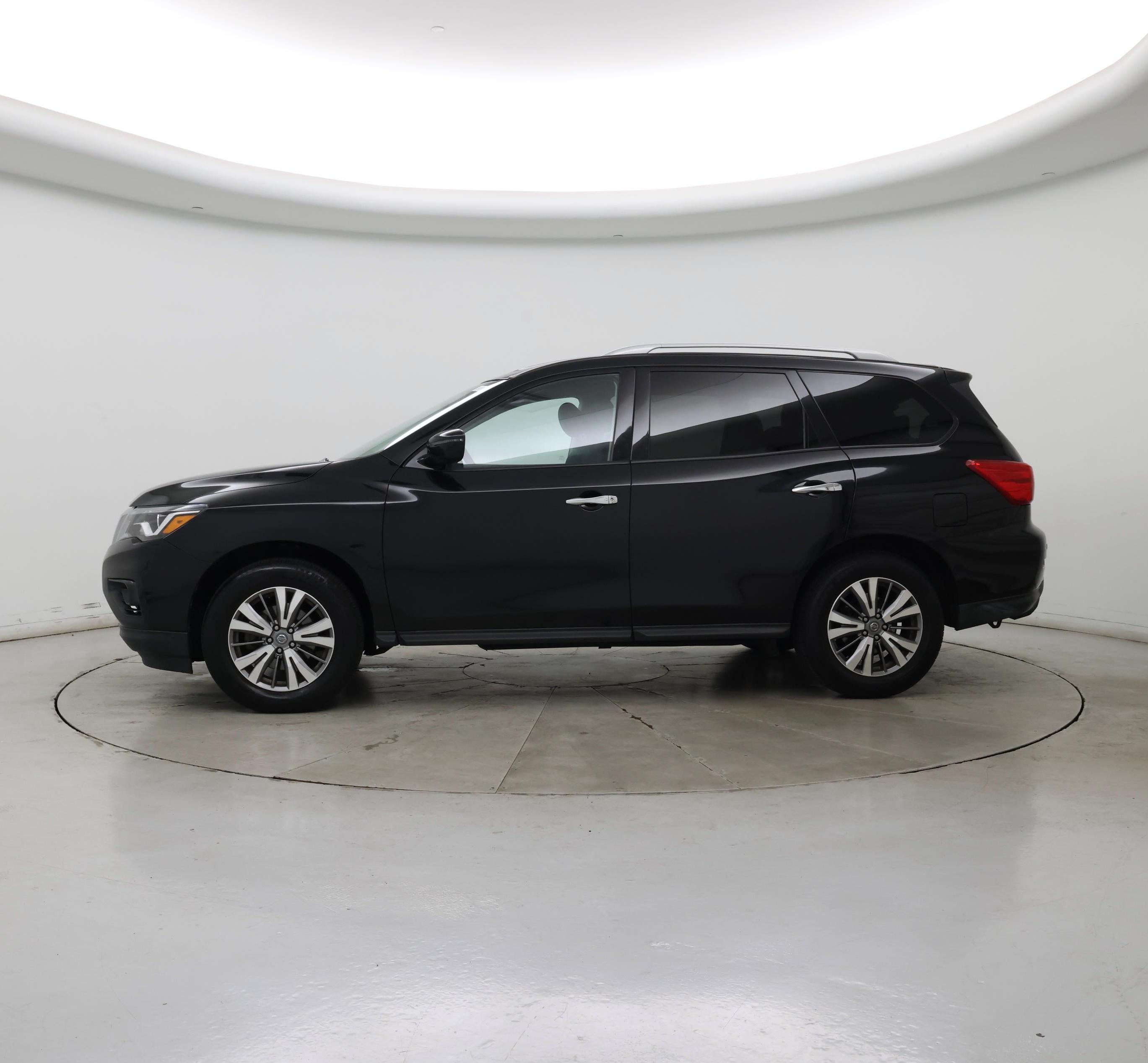 Thumbnail: 2019 Nissan Pathfinder - 3