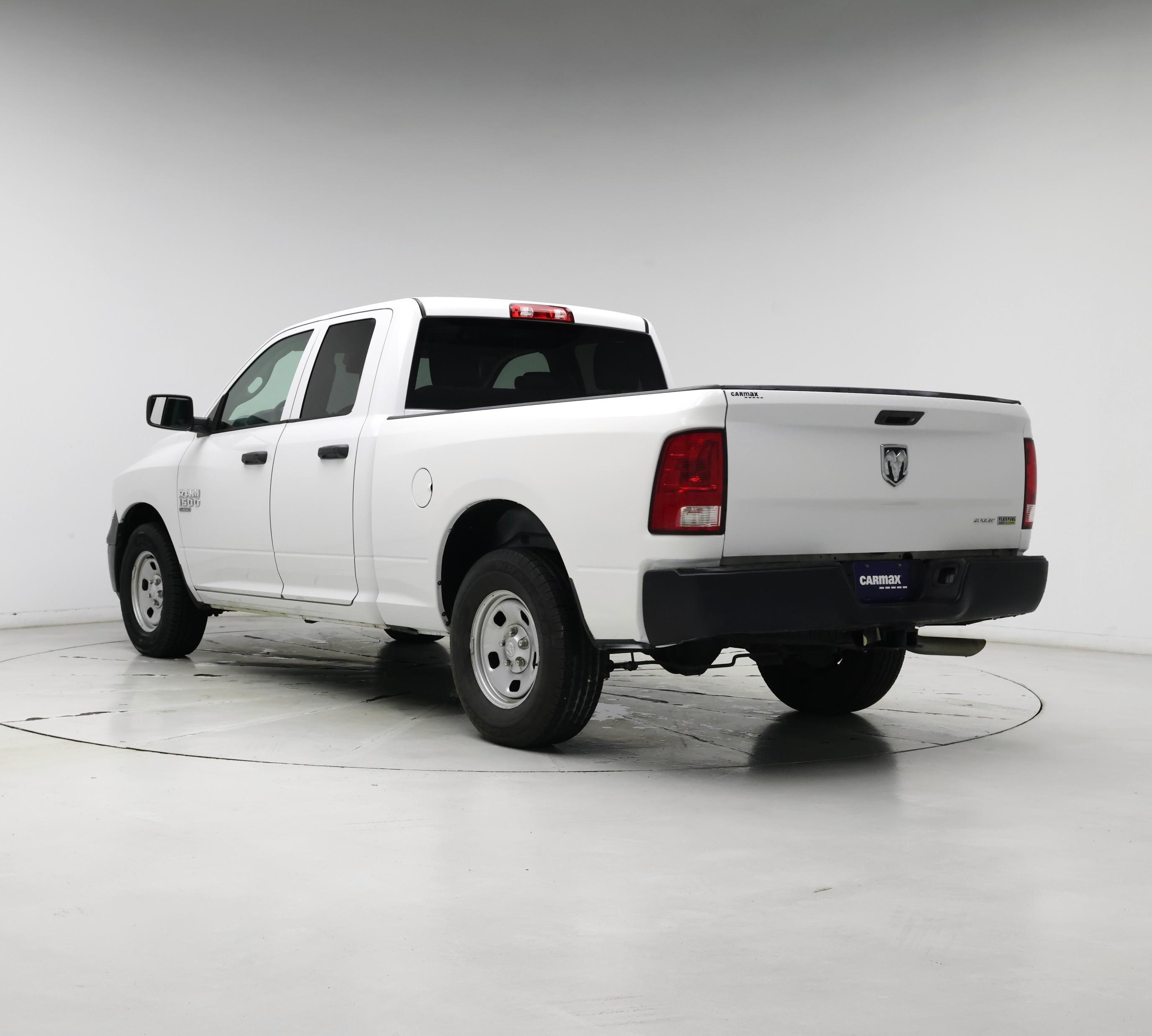 Thumbnail: 2019 RAM 1500 Classic - 2
