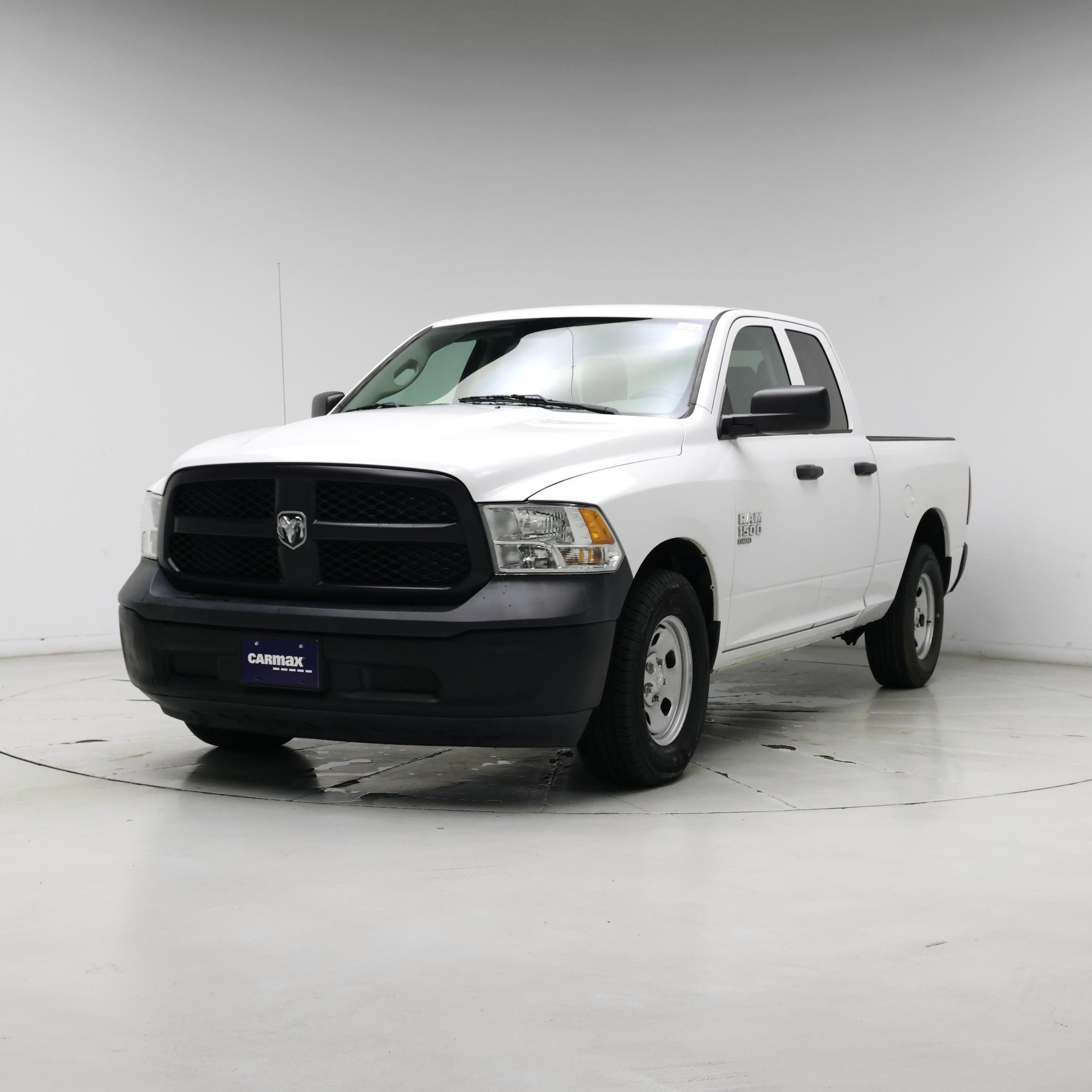 Thumbnail: 2019 RAM 1500 Classic - 4