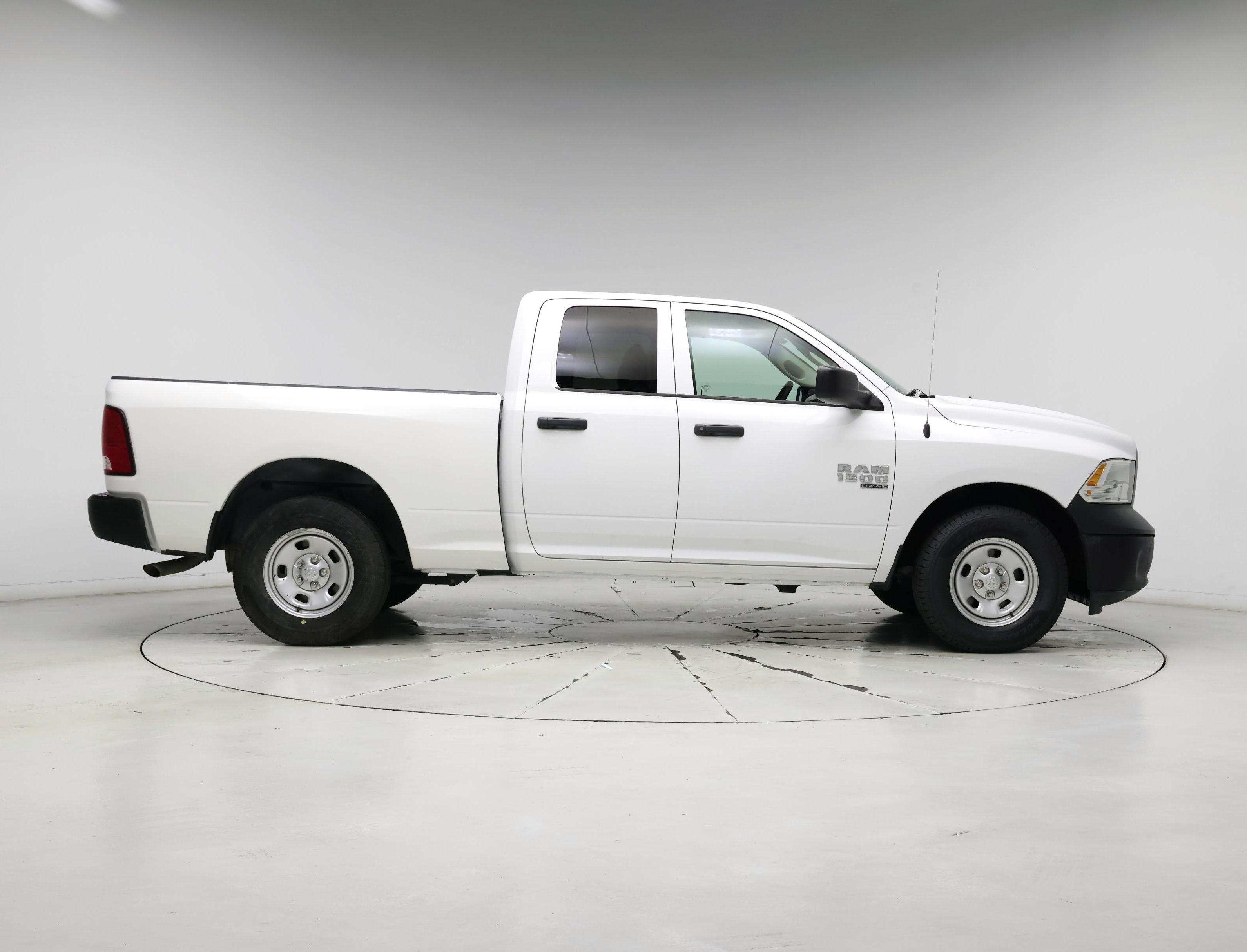Thumbnail: 2019 RAM 1500 Classic - 7