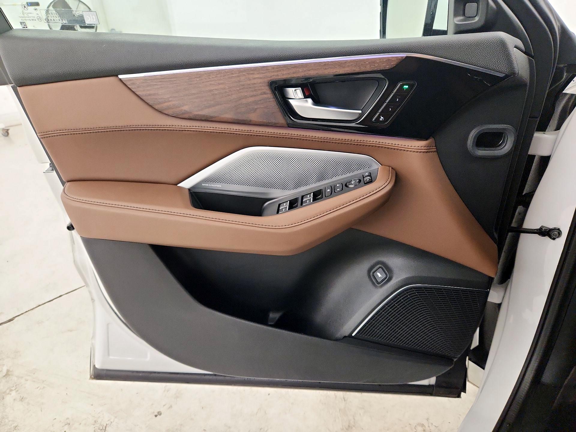 Thumbnail: 2025 Acura MDX - 12