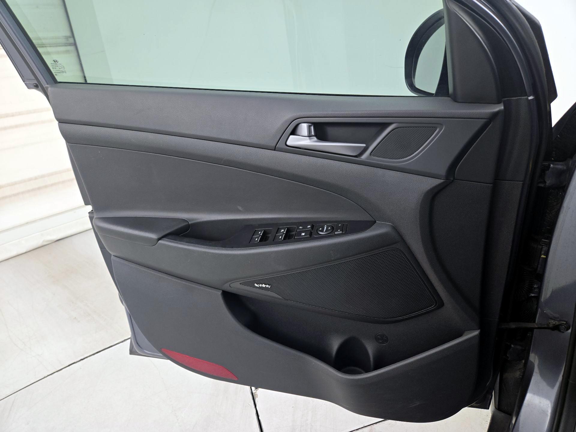 Thumbnail: 2017 Hyundai Tucson - 12