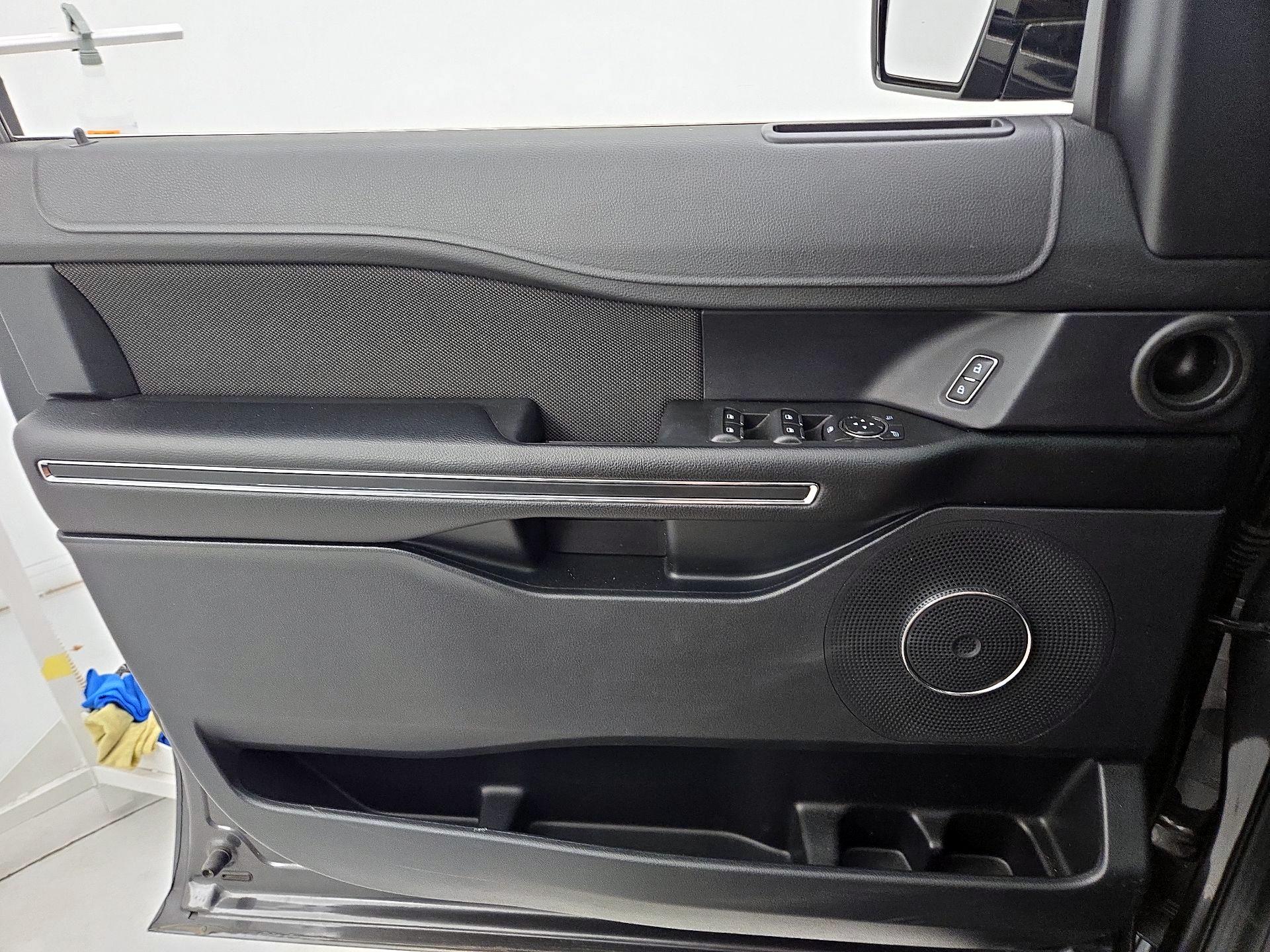 Thumbnail: 2021 Ford Expedition - 12