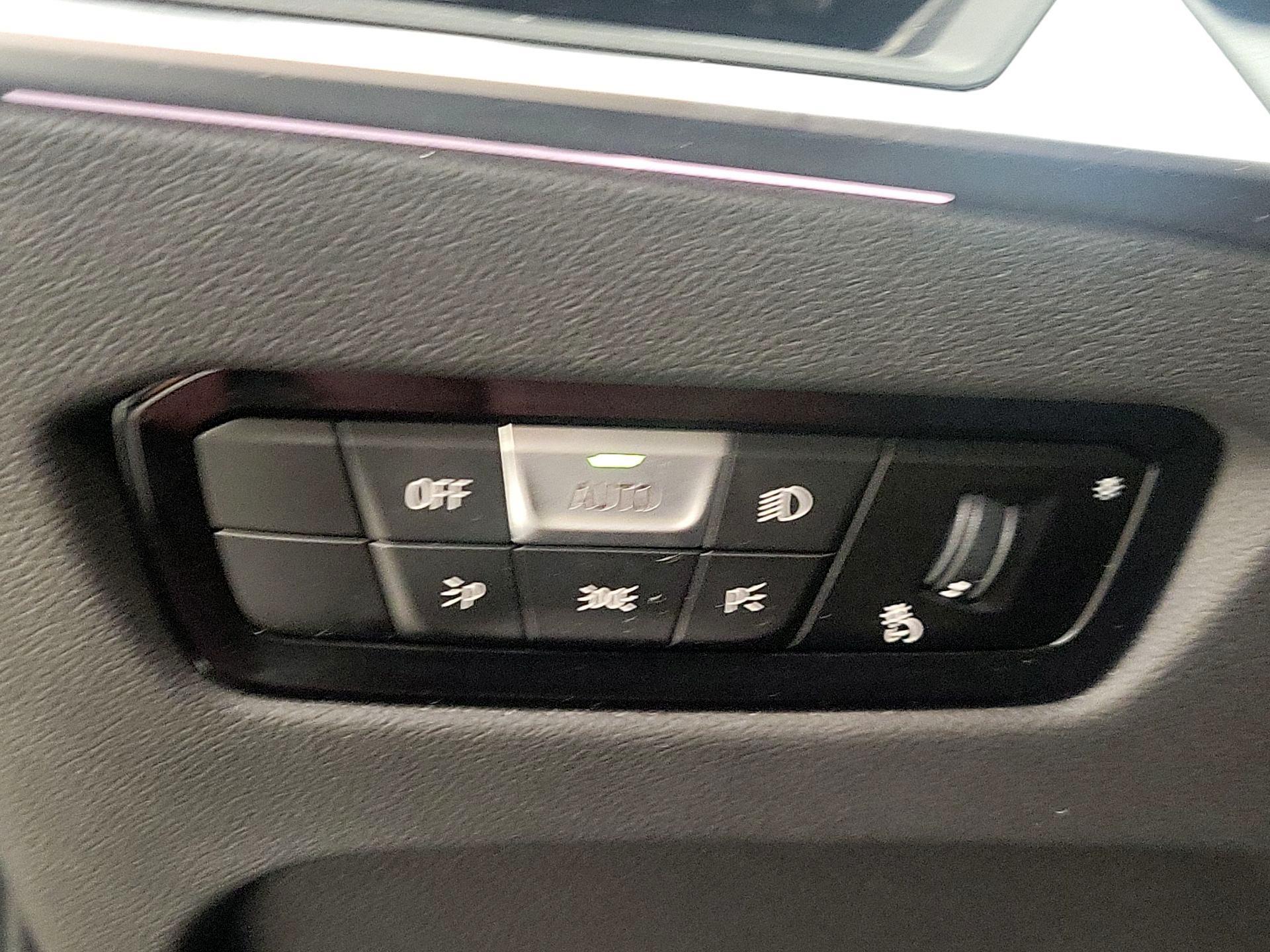 Thumbnail: 2024 BMW 3 Series - 13