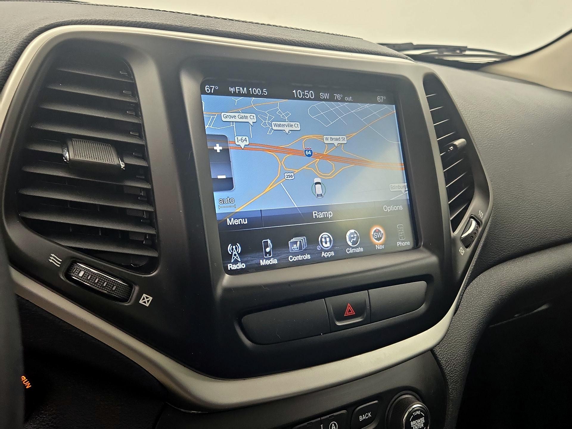 Thumbnail: 2016 Jeep Cherokee - 14