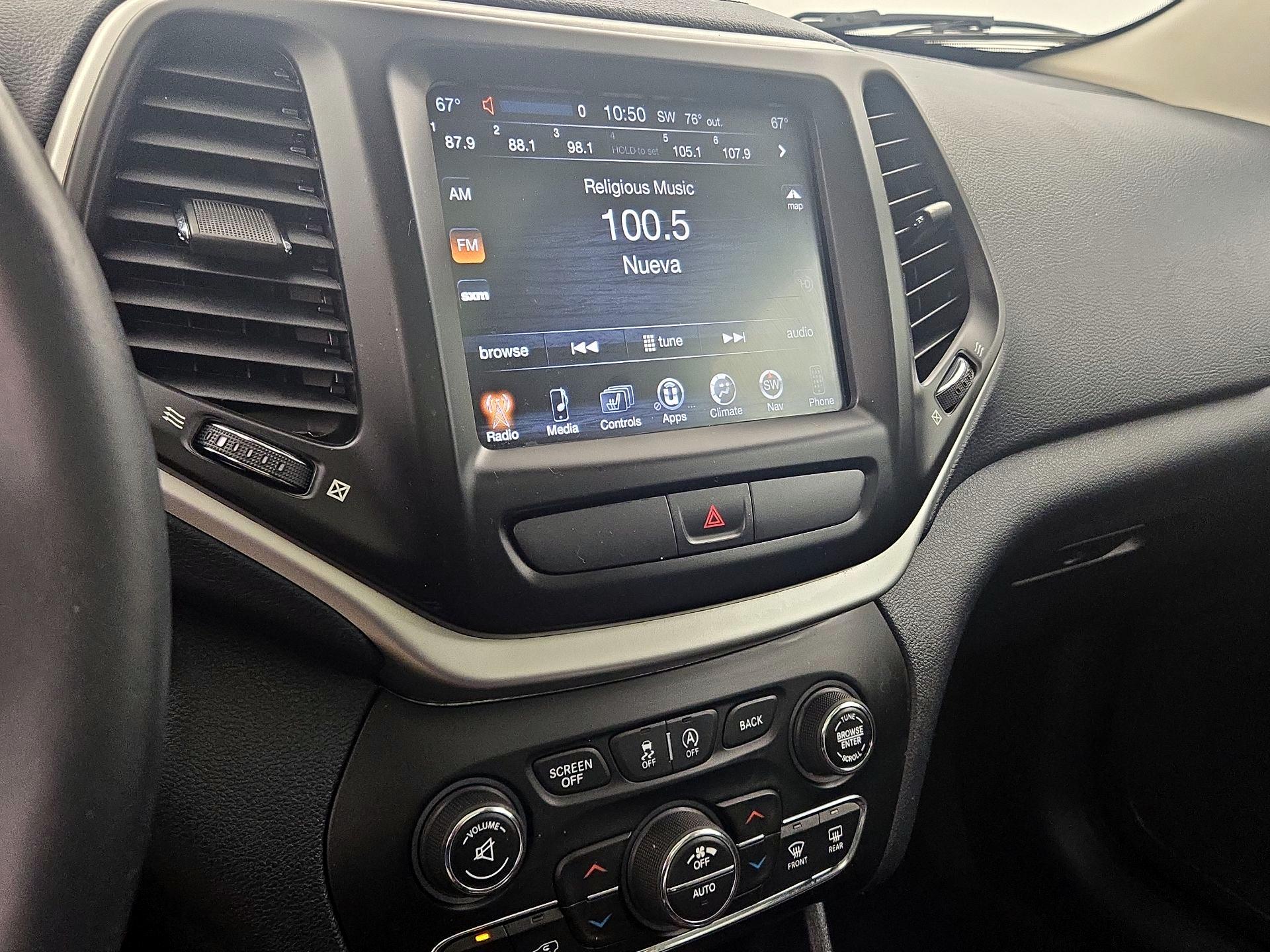 Thumbnail: 2016 Jeep Cherokee - 16