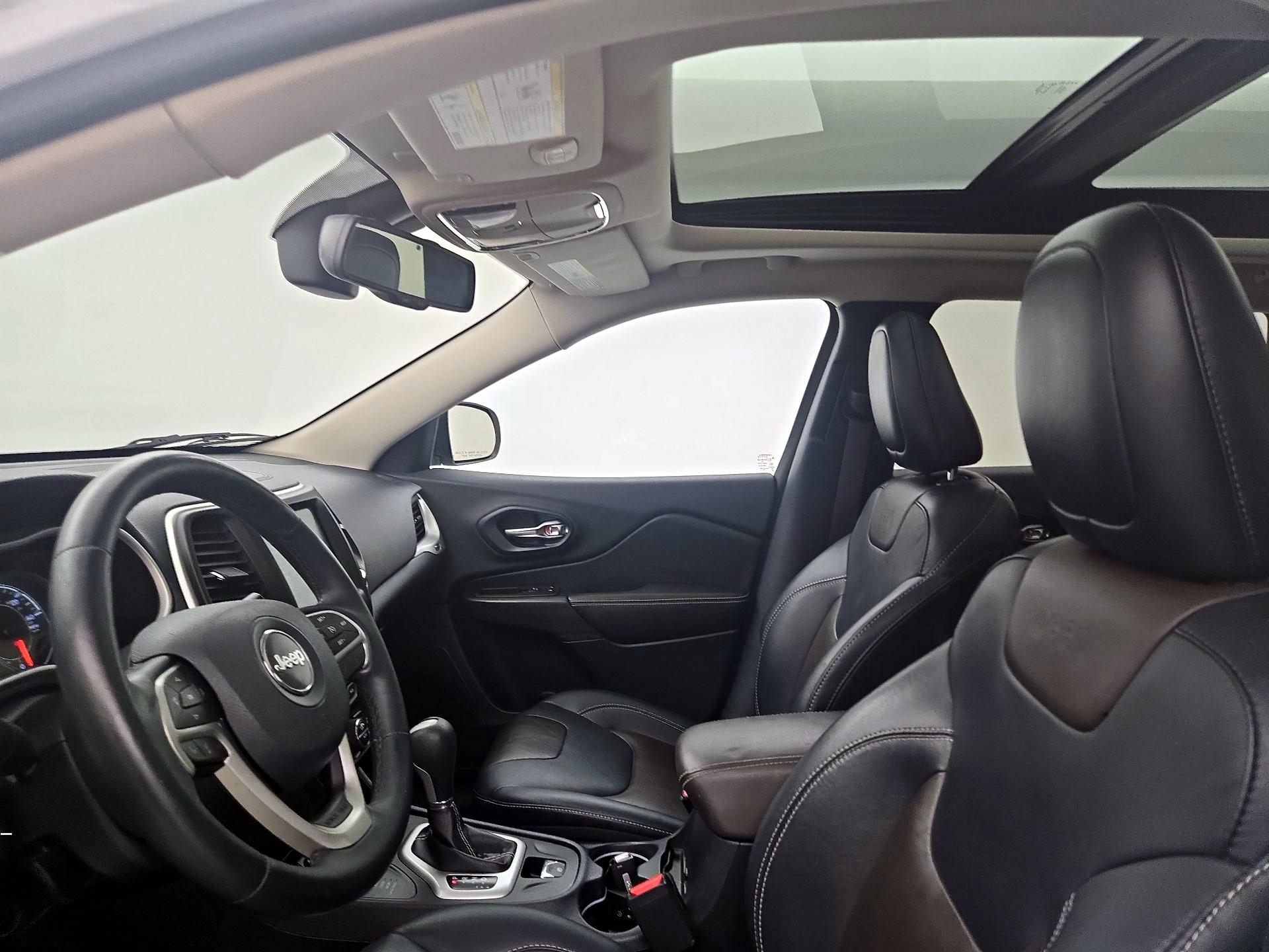 Thumbnail: 2016 Jeep Cherokee - 20