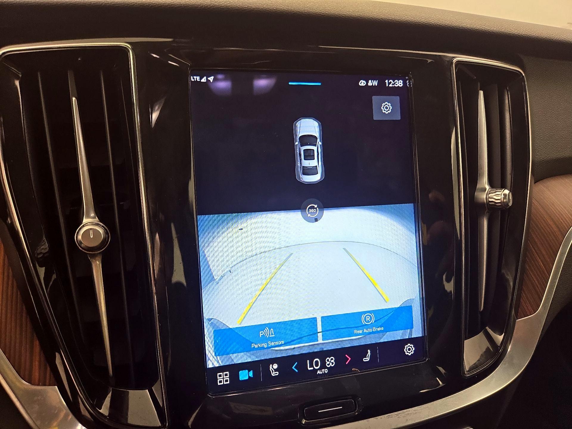 Thumbnail: 2023 Volvo S60 - 15