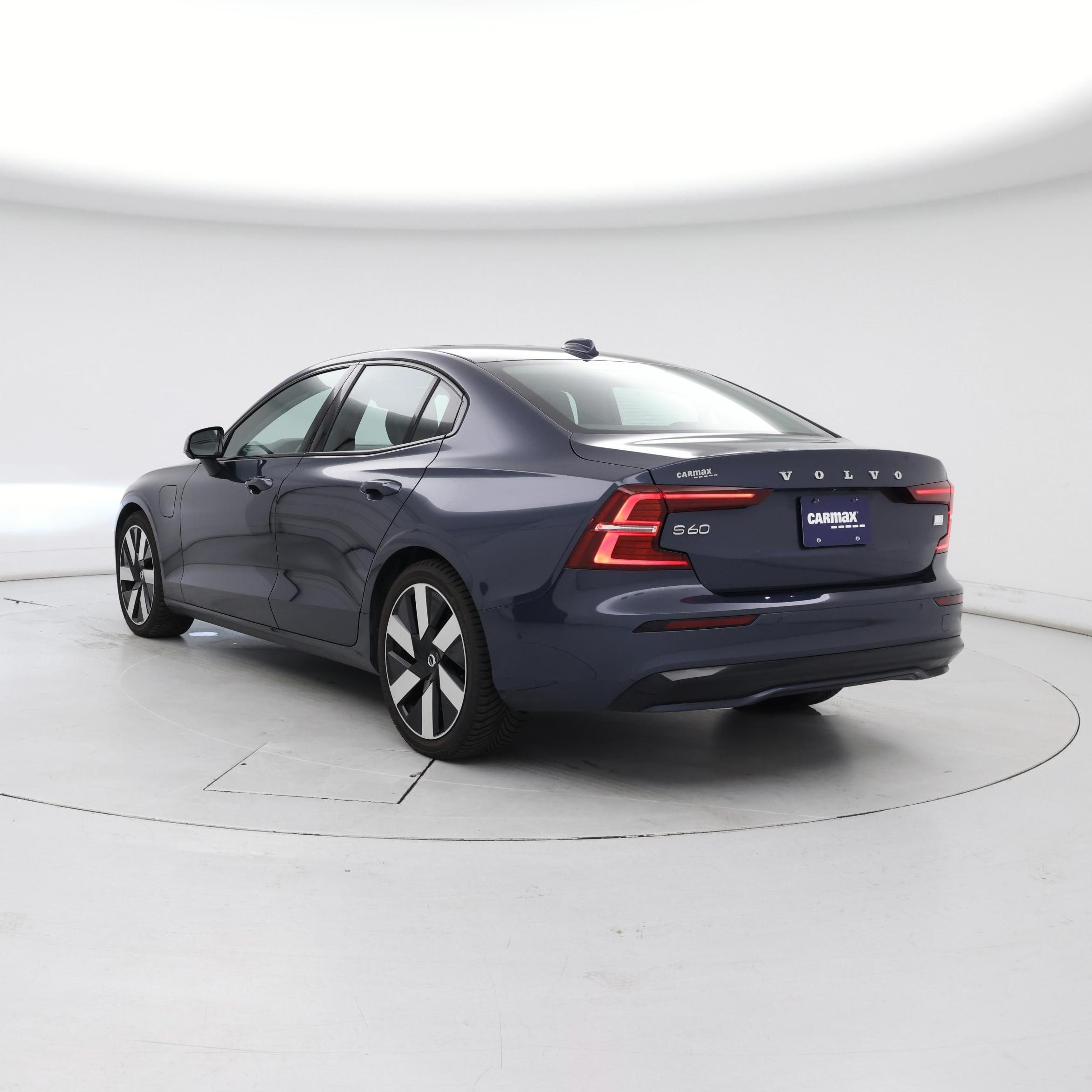 Thumbnail: 2023 Volvo S60 - 2