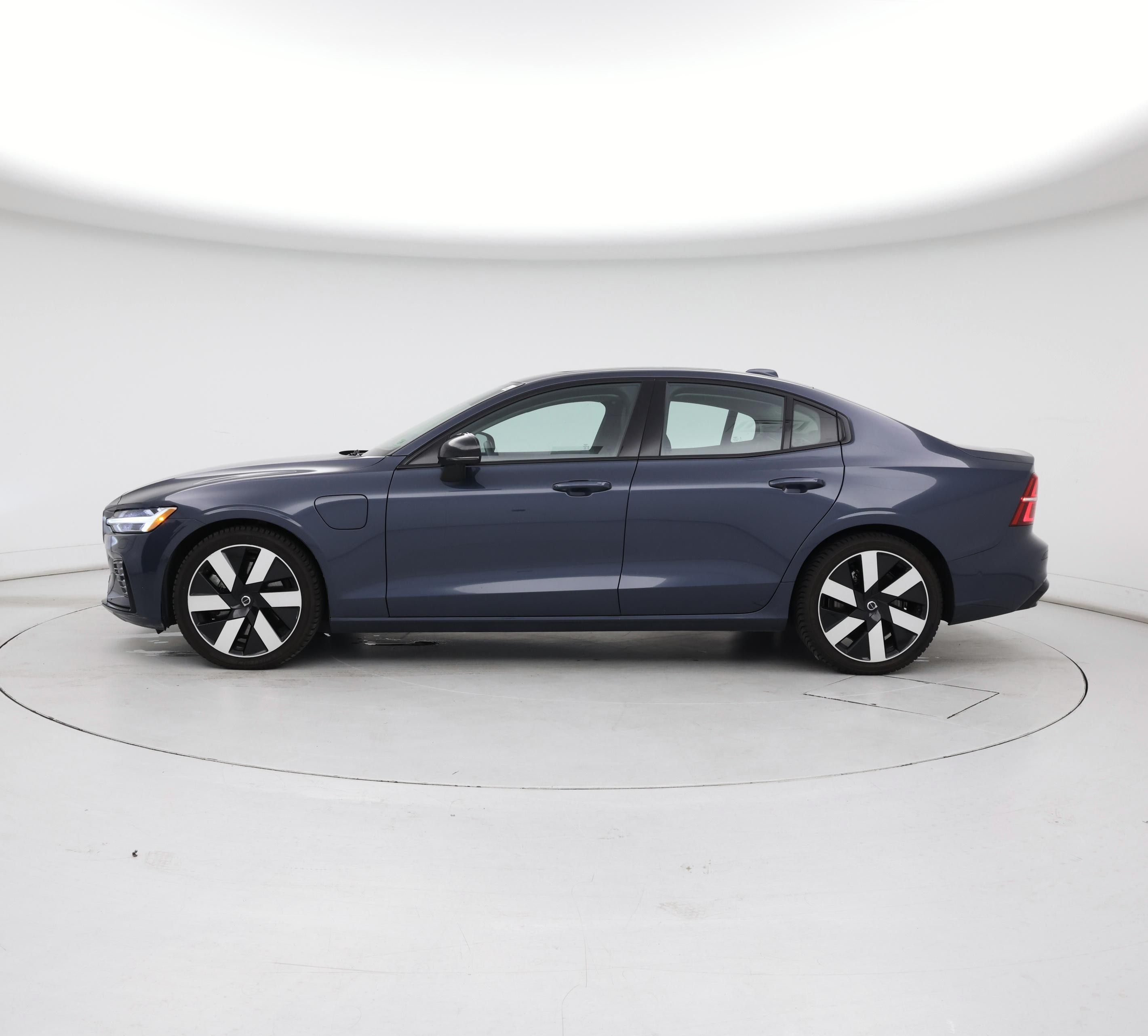 Thumbnail: 2023 Volvo S60 - 3