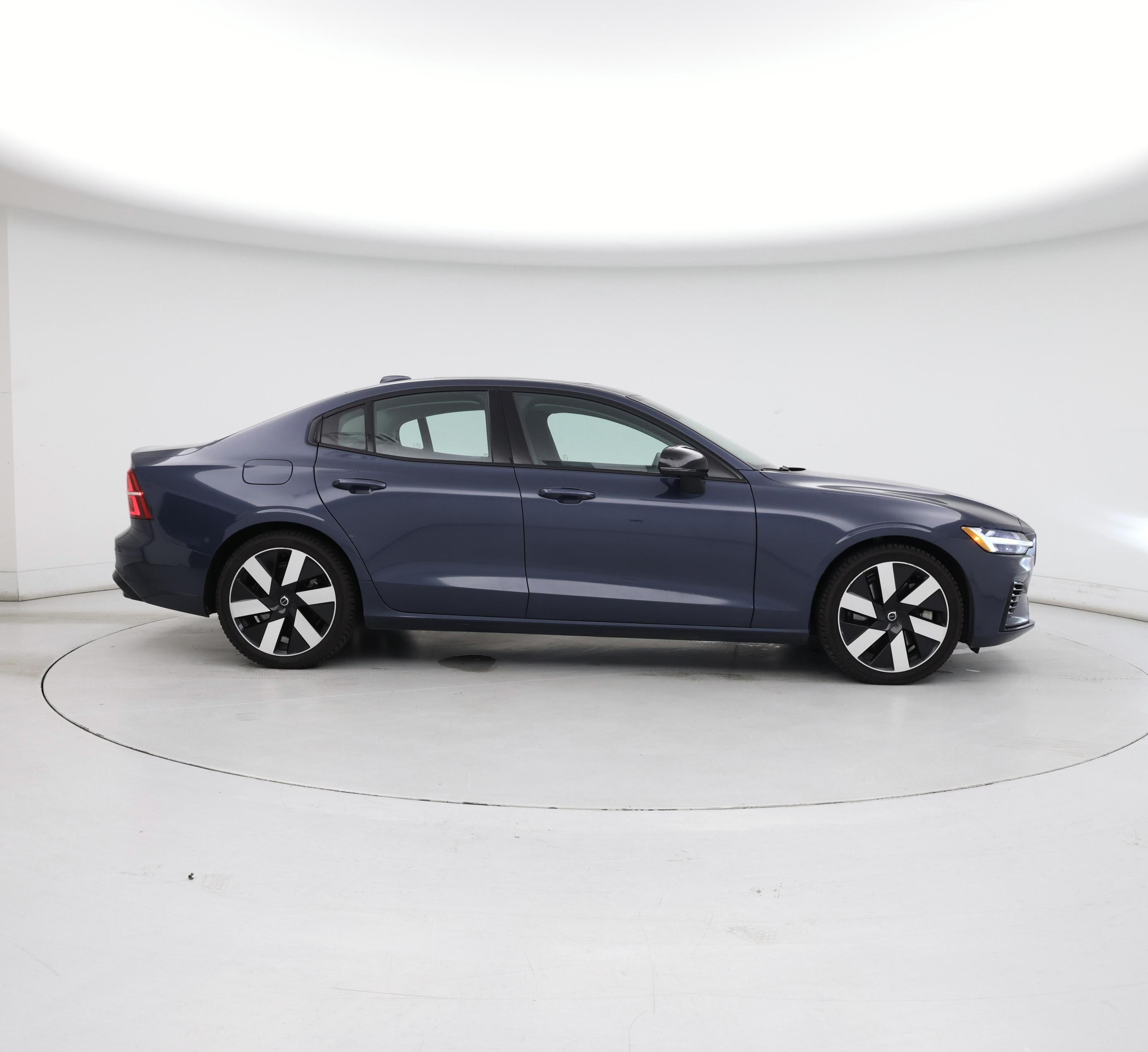 Thumbnail: 2023 Volvo S60 - 7