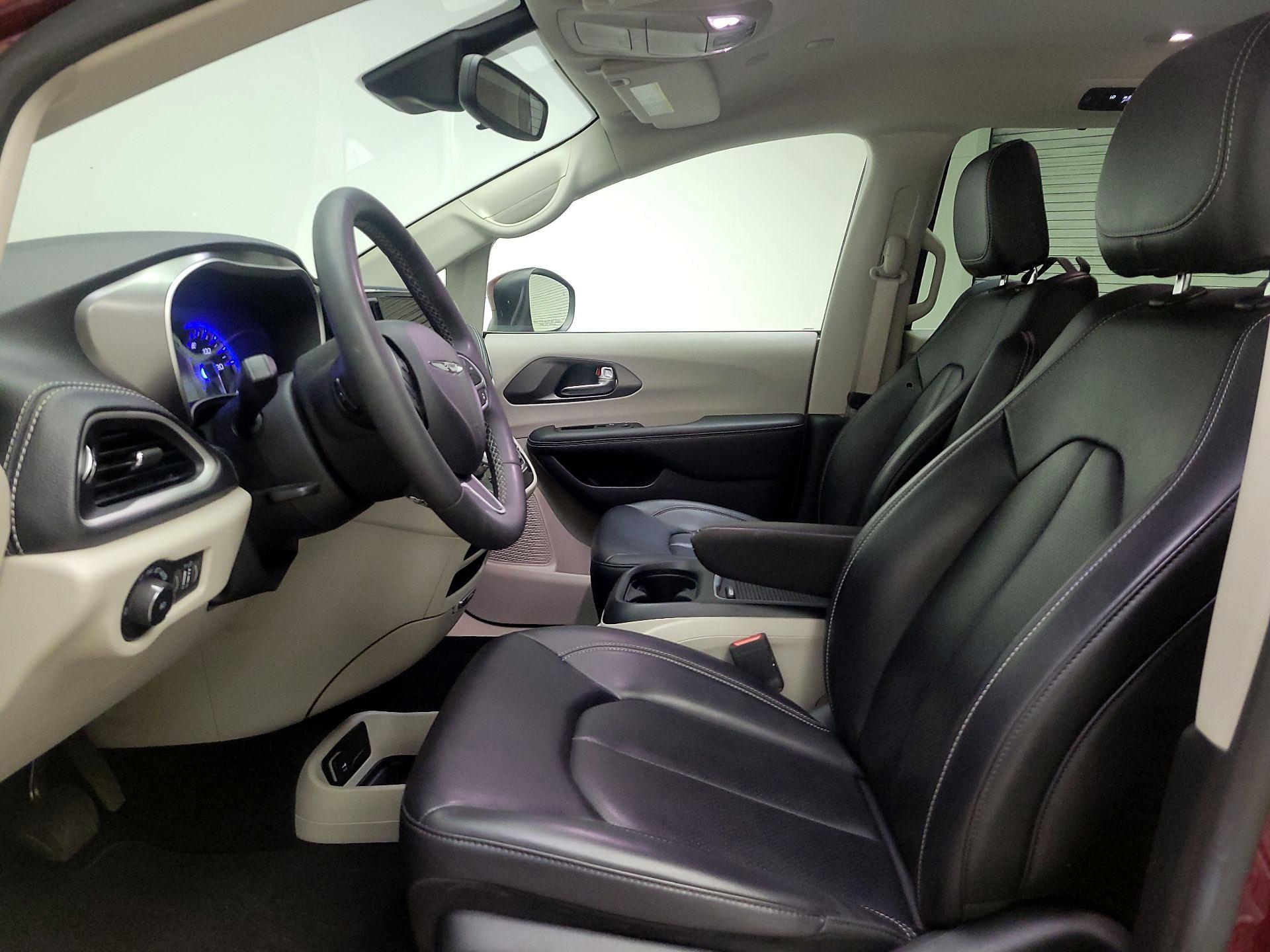 Thumbnail: 2023 Chrysler Pacifica - 11