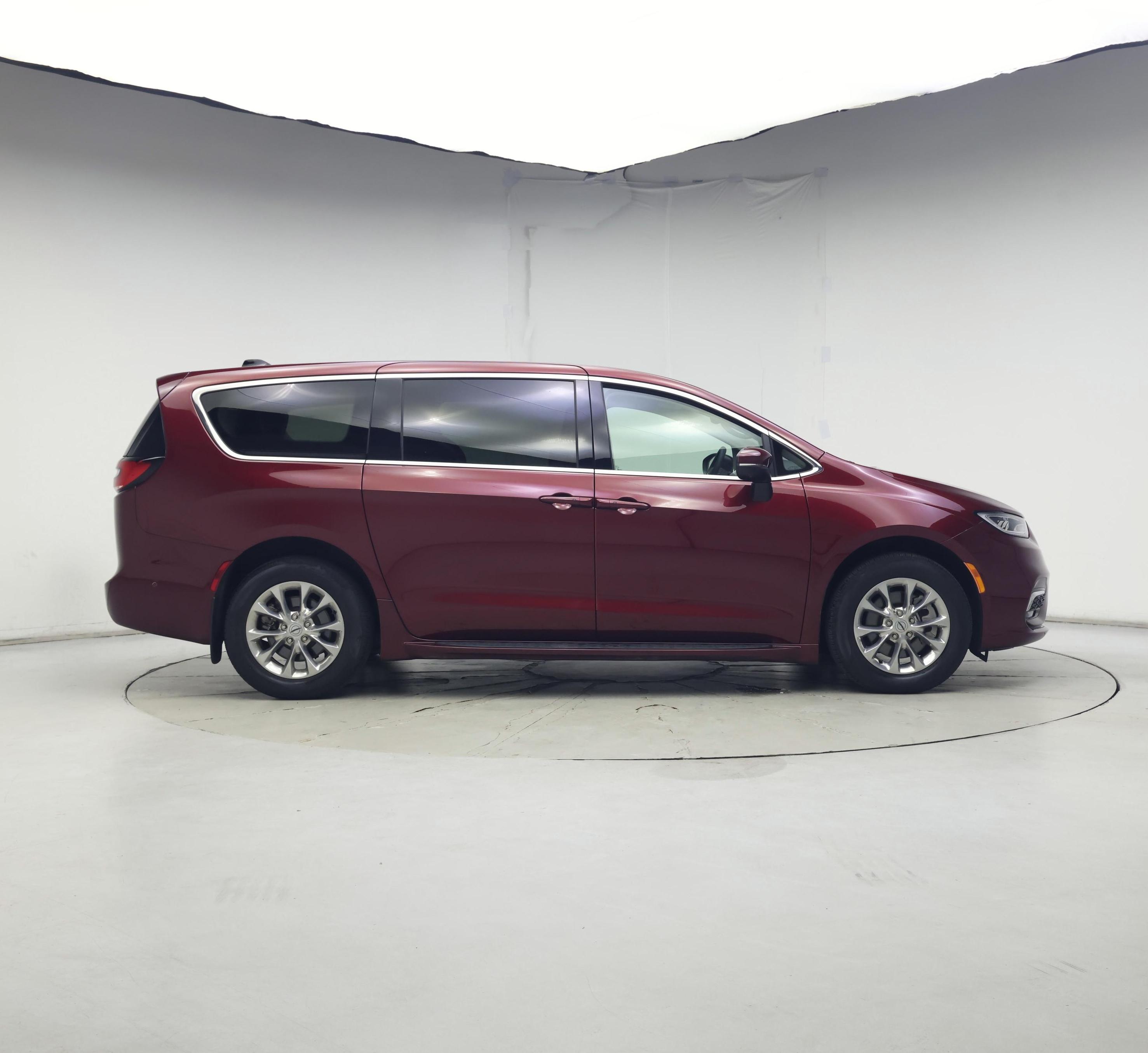 Thumbnail: 2023 Chrysler Pacifica - 7
