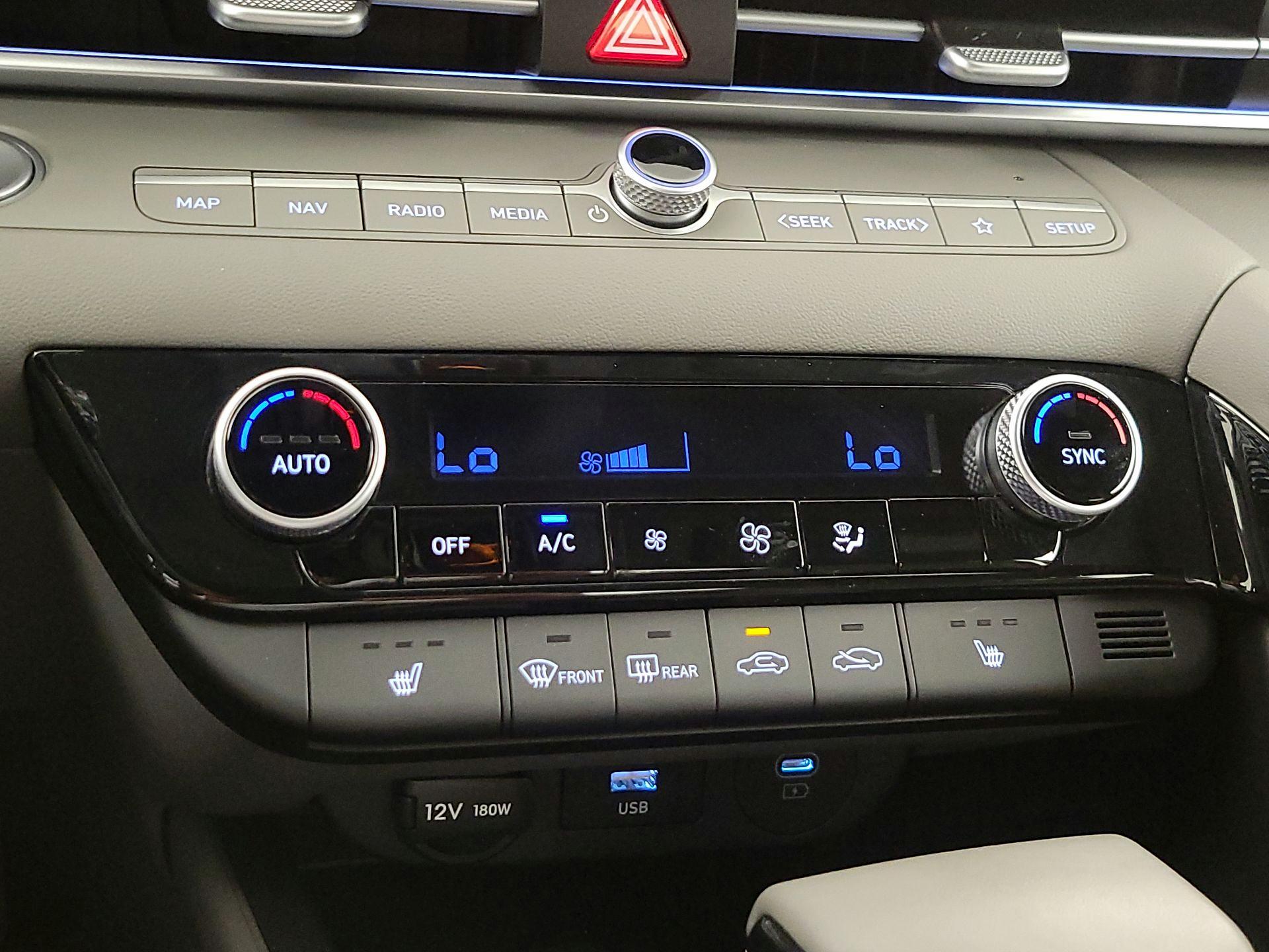 Thumbnail: 2024 Hyundai Elantra - 17
