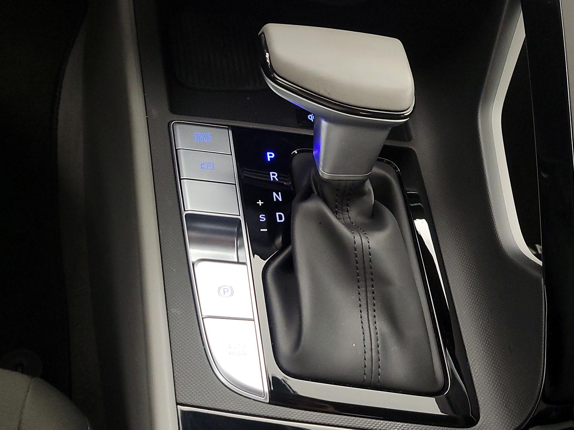 Thumbnail: 2024 Hyundai Elantra - 18