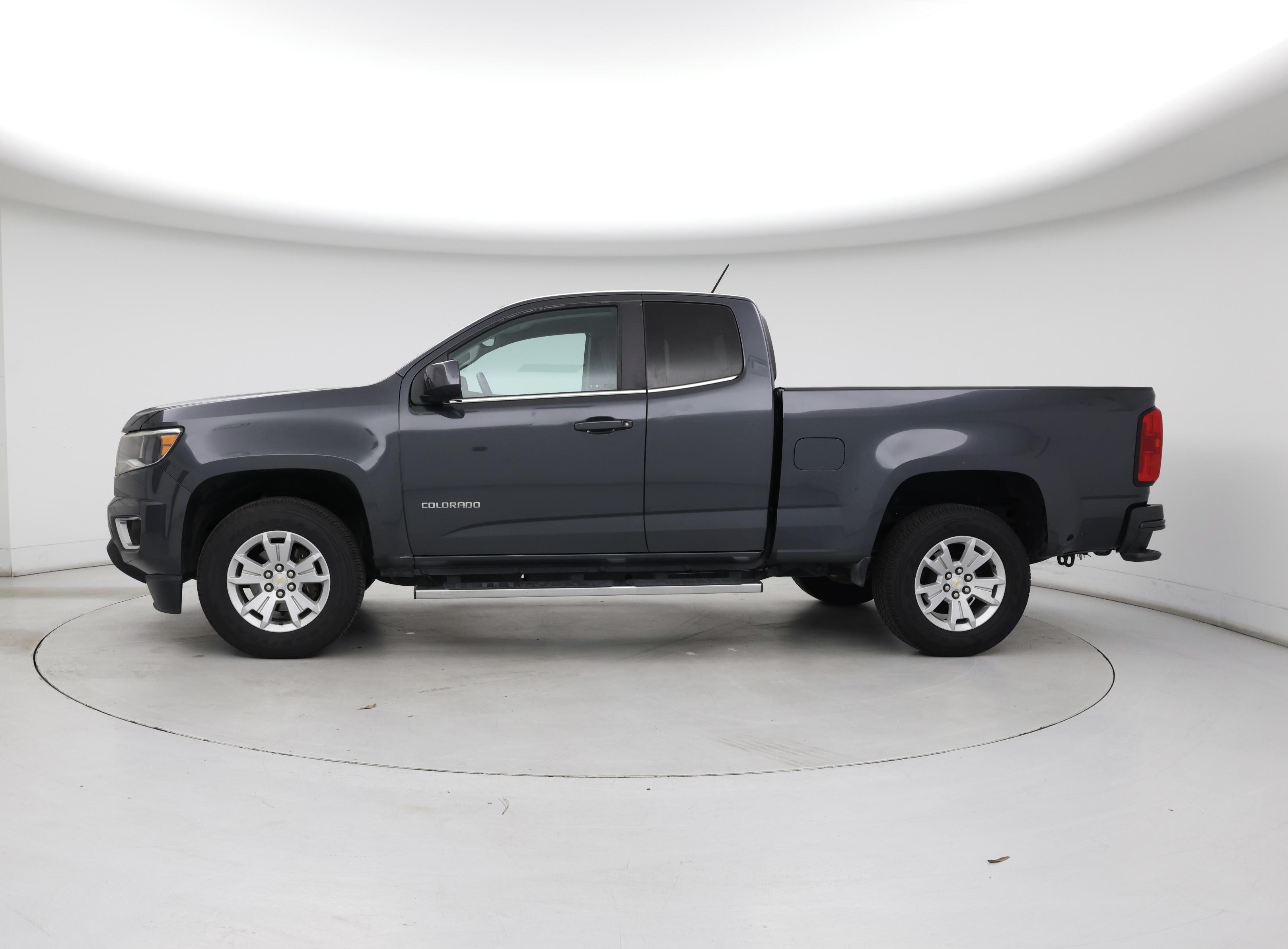 Thumbnail: 2017 Chevrolet Colorado - 3