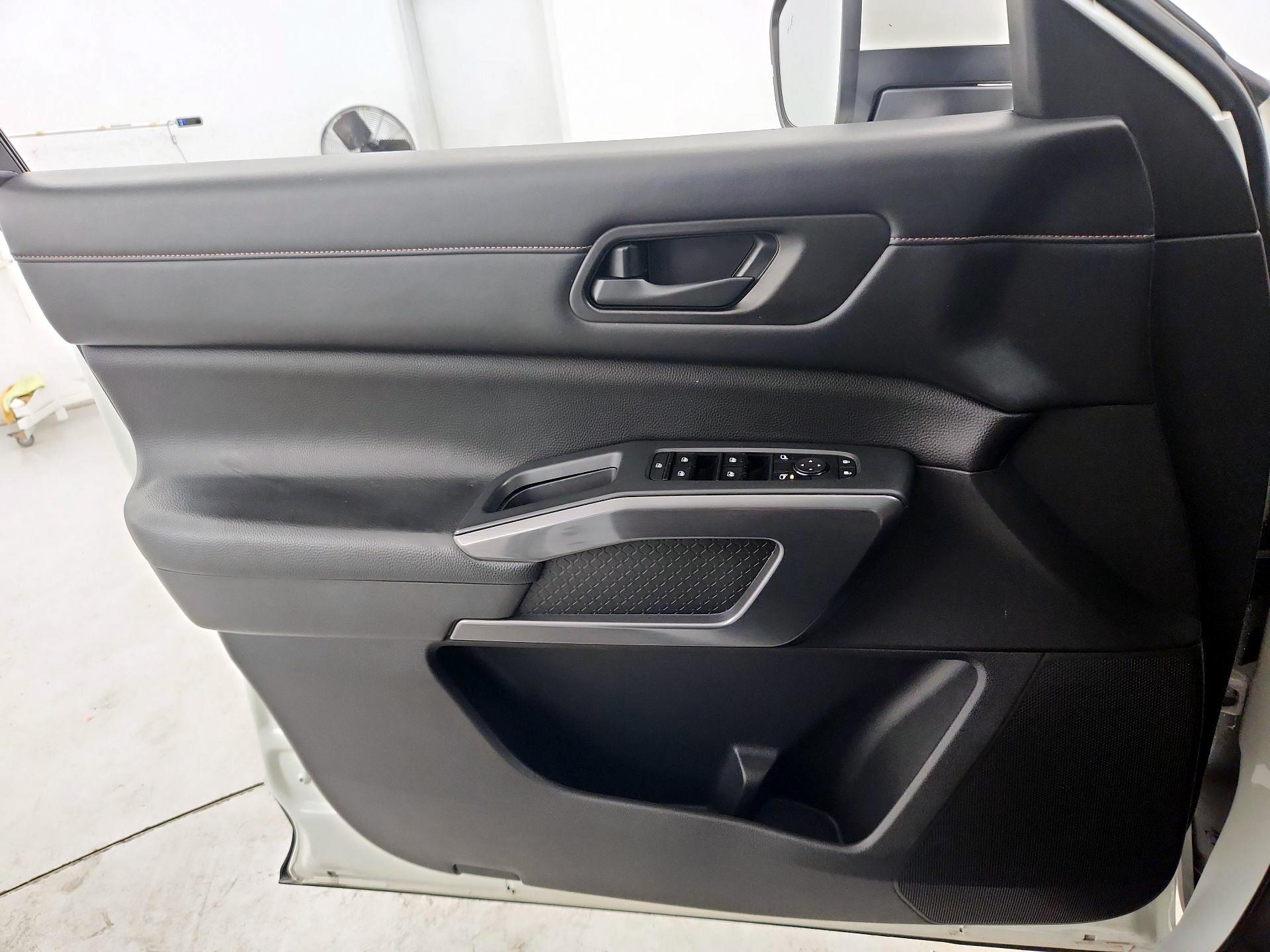 Thumbnail: 2023 Nissan Pathfinder - 12