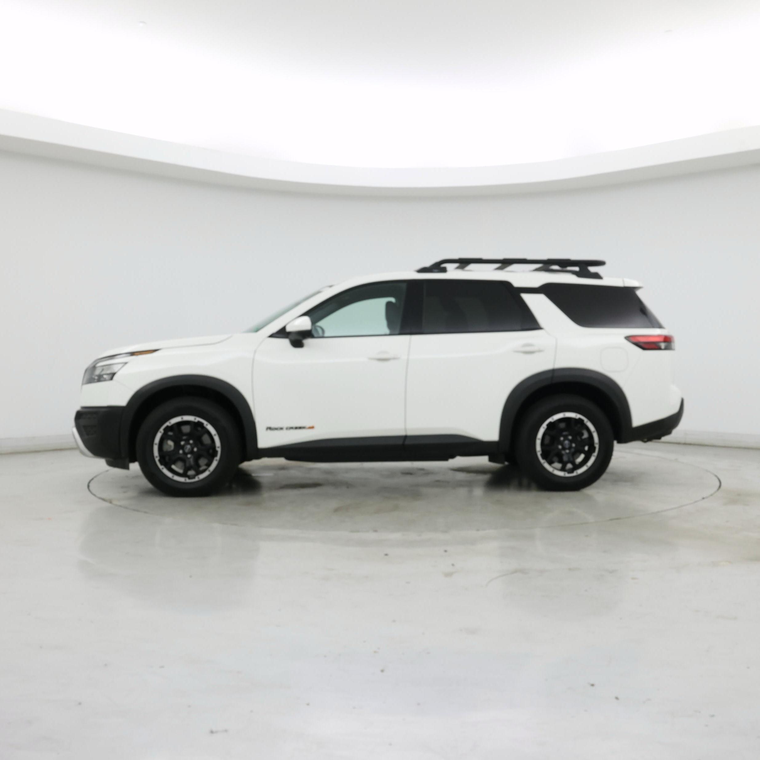Thumbnail: 2023 Nissan Pathfinder - 3