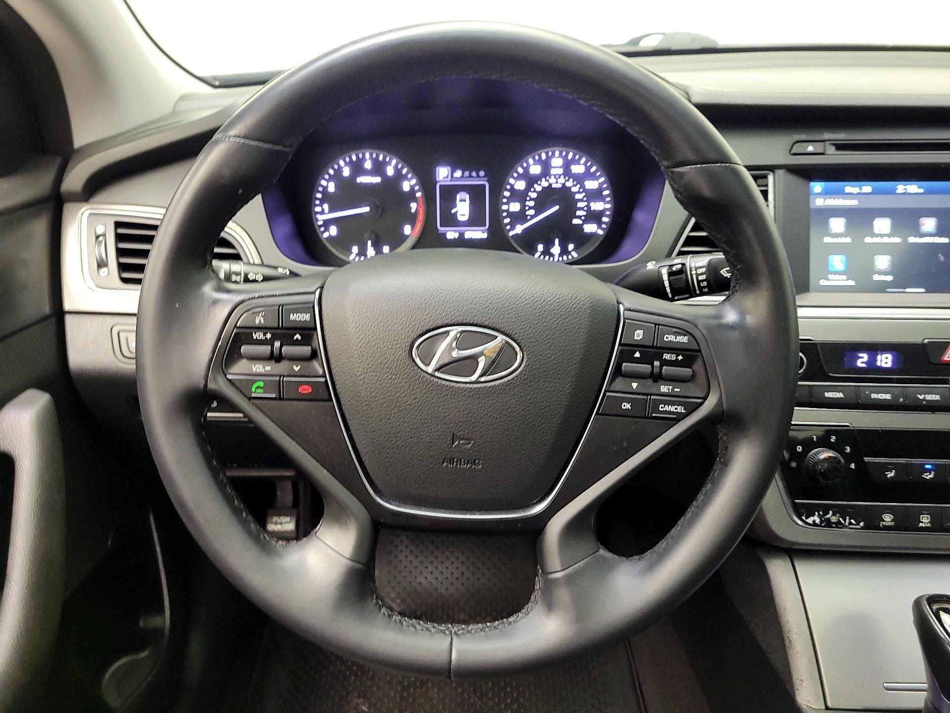 Thumbnail: 2017 Hyundai Sonata - 10