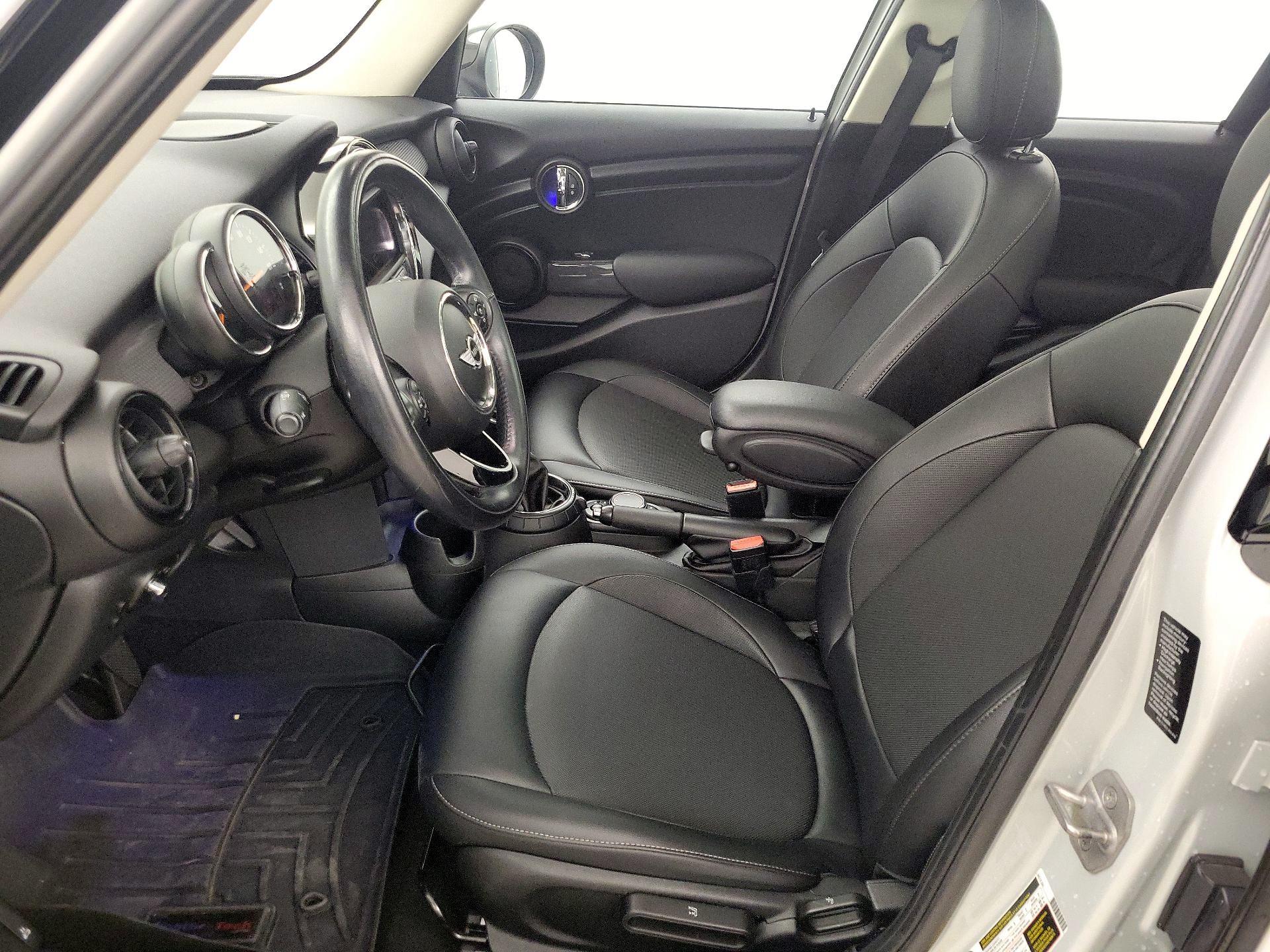 Thumbnail: 2016 MINI Cooper Hardtop - 11