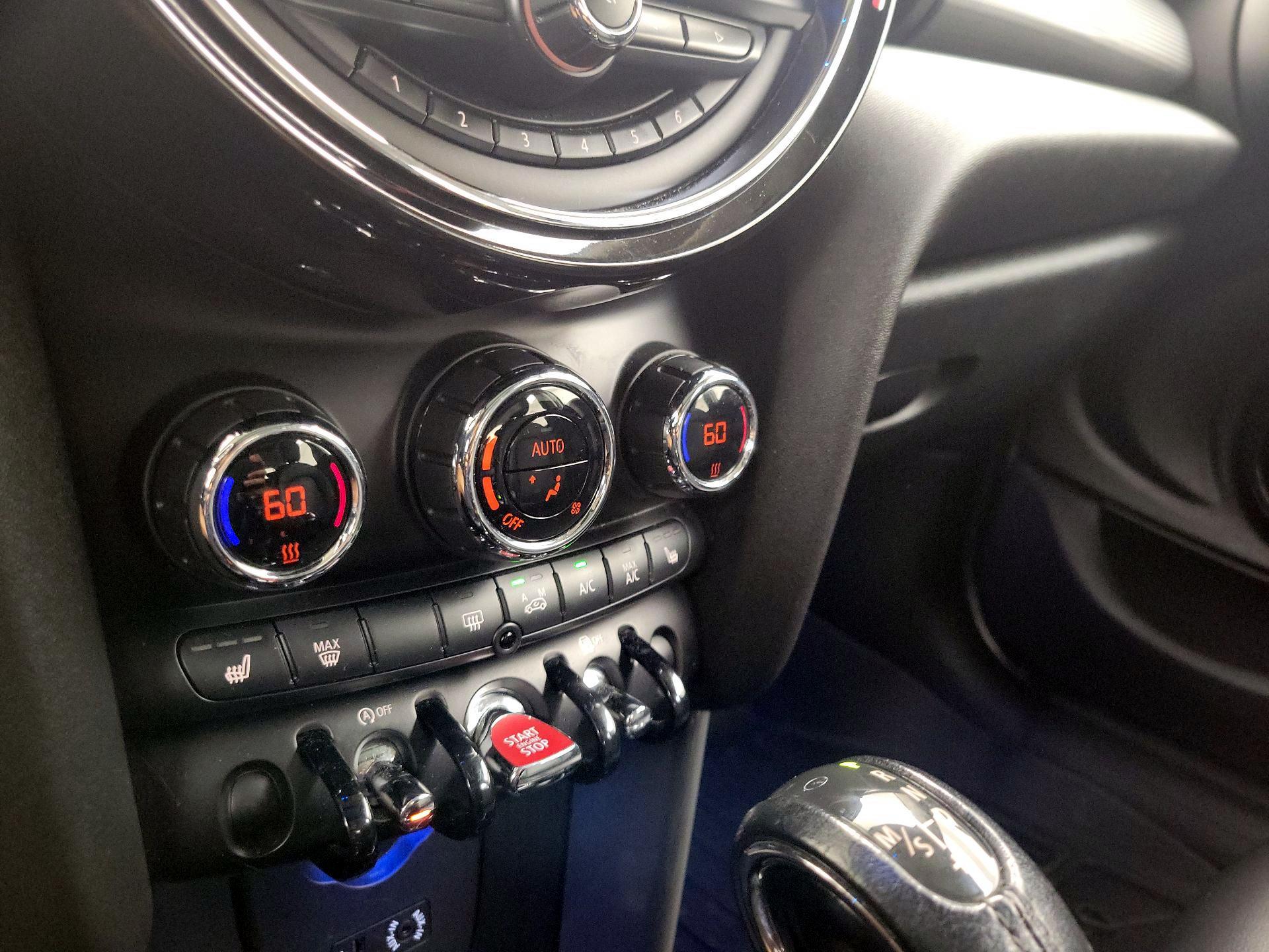 Thumbnail: 2016 MINI Cooper Hardtop - 16