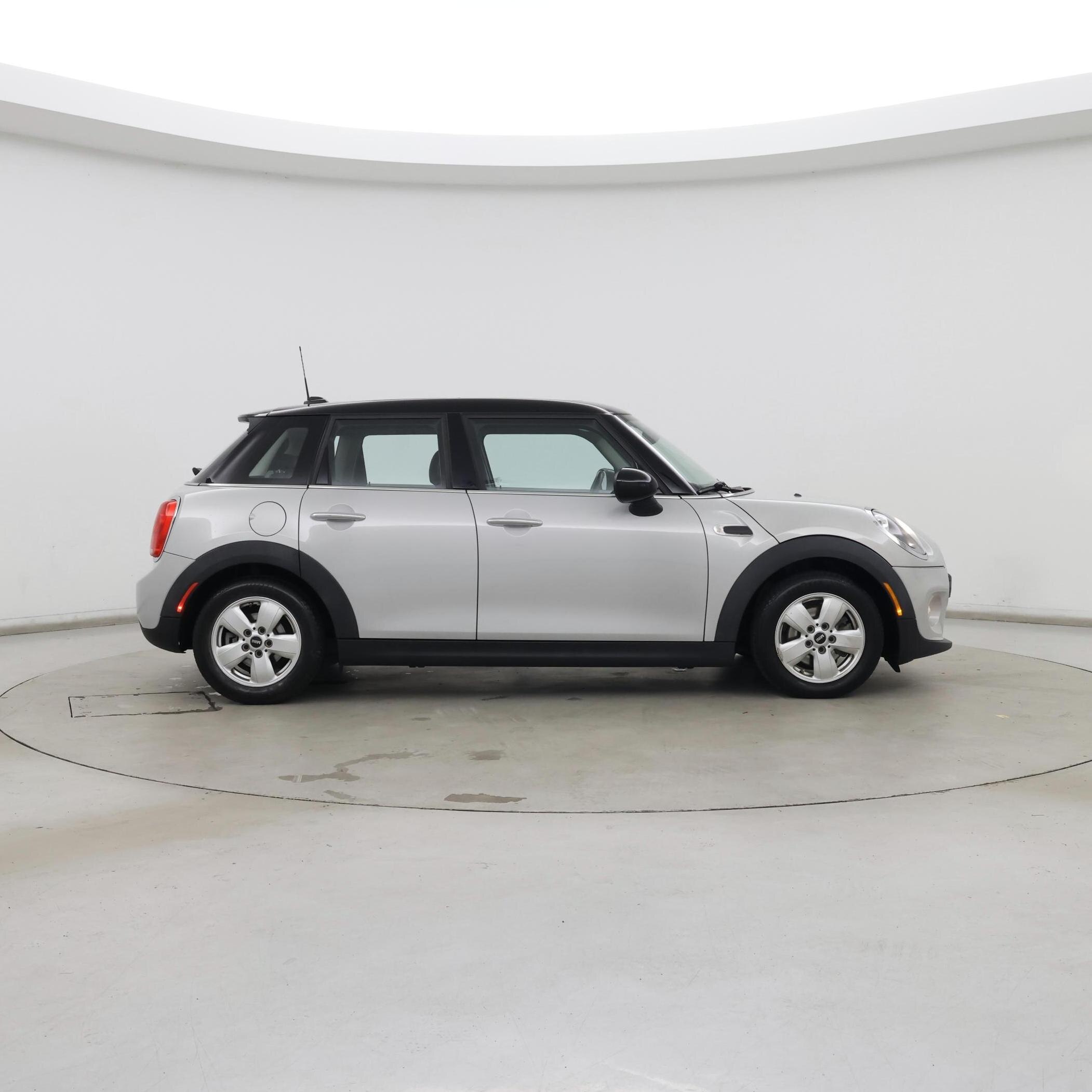 Thumbnail: 2016 MINI Cooper Hardtop - 7
